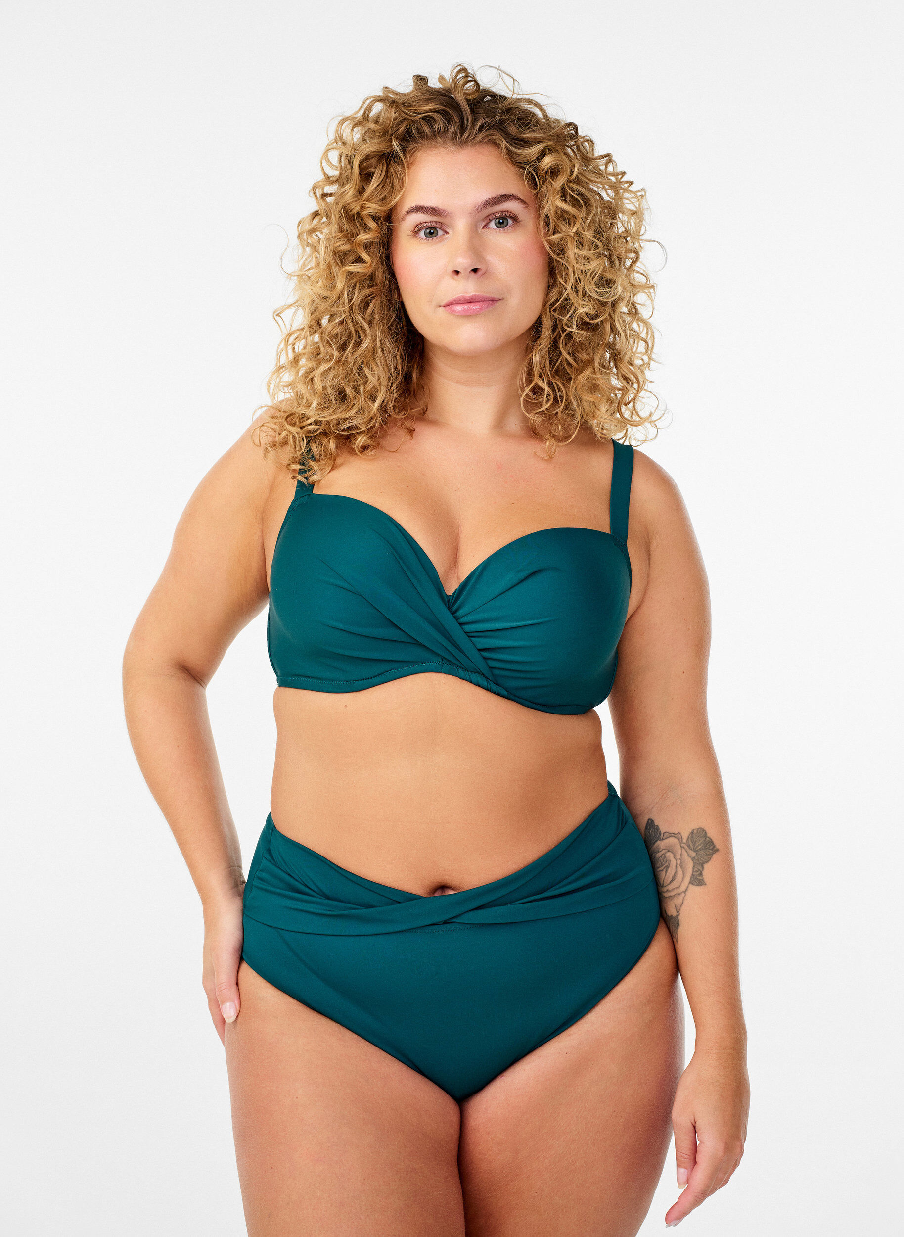 ZizziG&oacute;ra od bikini z fiszbinami i drapowaniem, Zielony, Model image number 1