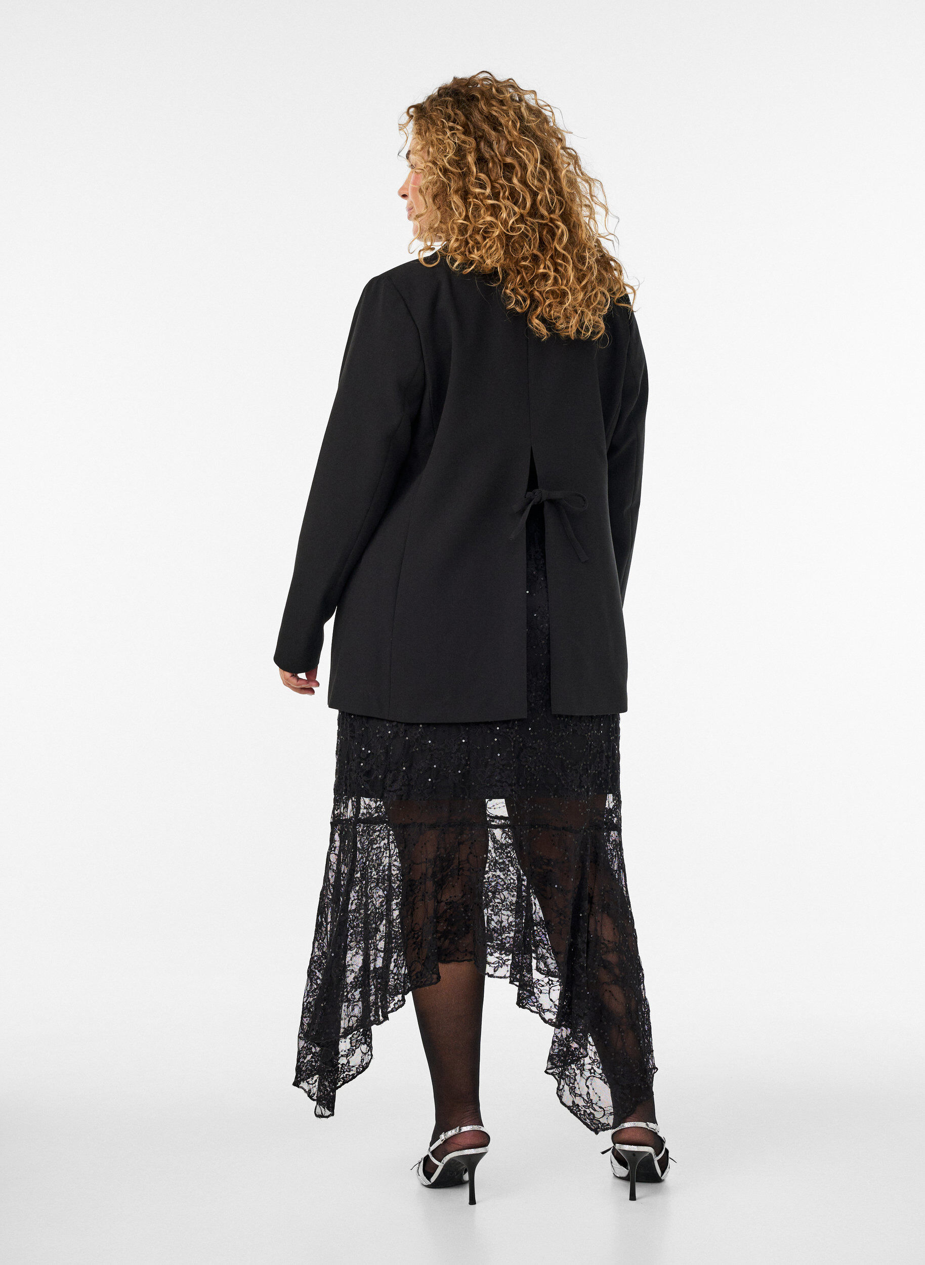 ZizziKoronkowa sp&oacute;dnica midi z cekinami, Czarne, Model image number 2