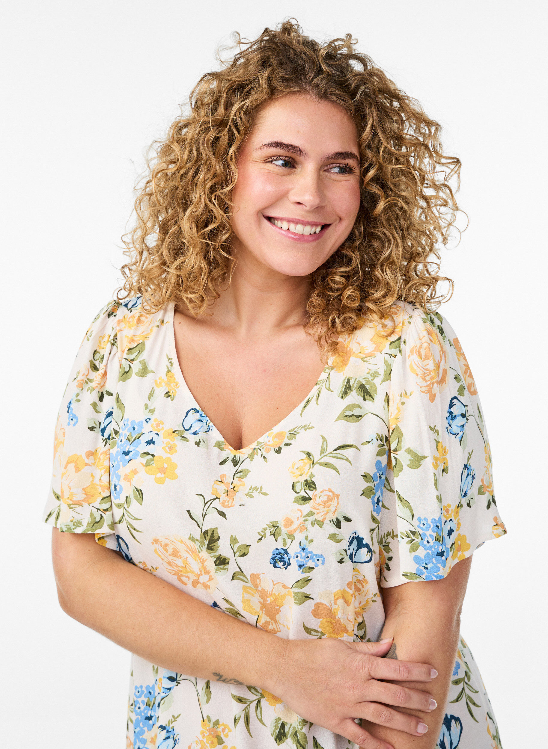 Zizzi Sukienka midi z wiskozy z kwiatowym nadrukiem, Niebieskie, Model image number 2