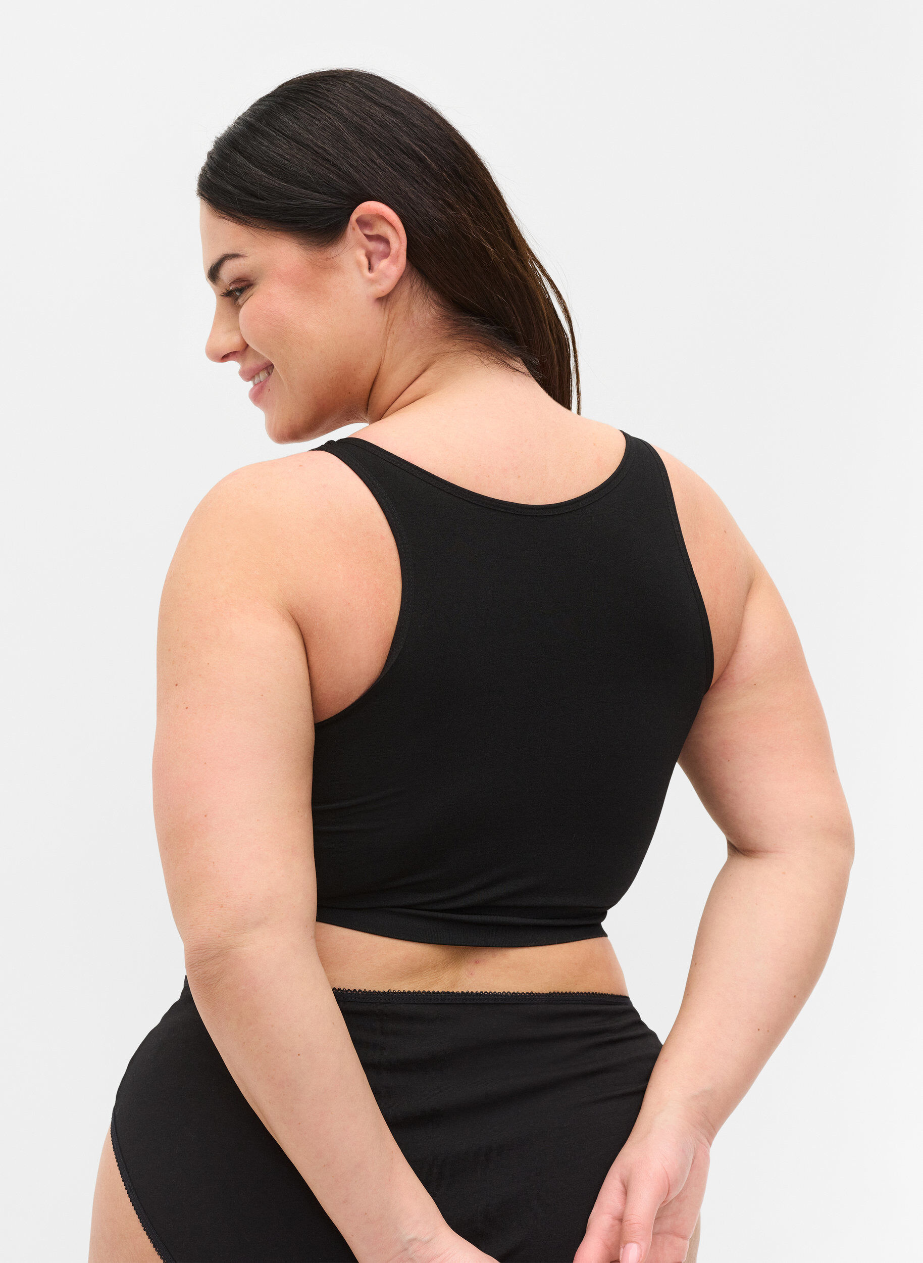 Zizzi Lekko usztywniany biustonosz z detalami ze sznurk&oacute;w, Black, Model image number 1