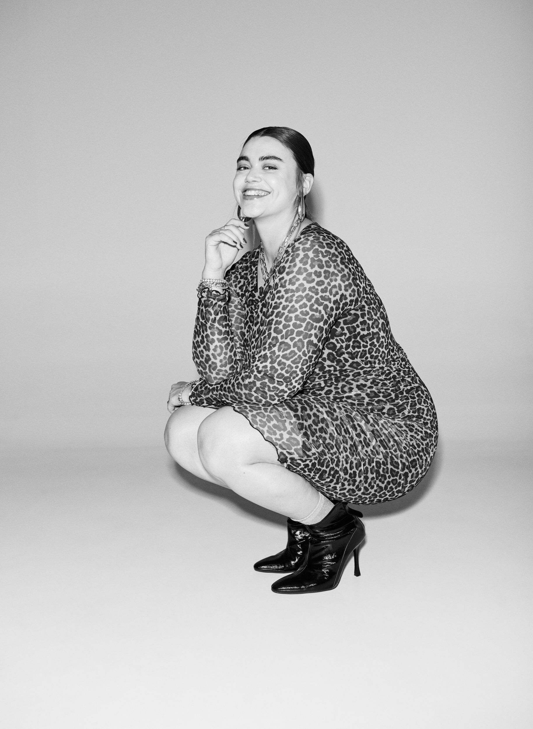 Zizzi Kr&oacute;tka siateczkowa sukienka w panterke, Brązowy, Image image number 0