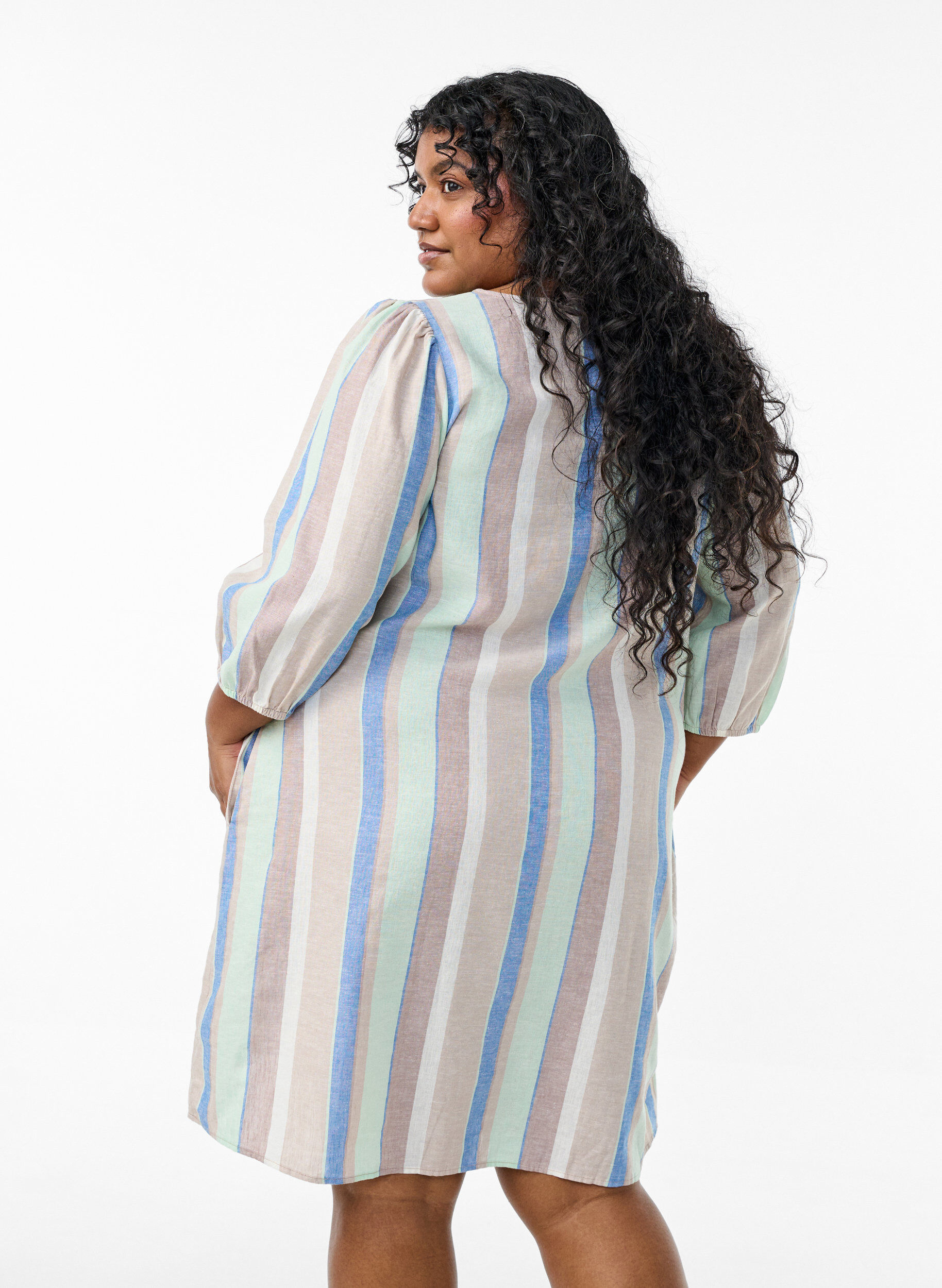 Zizzi Kr&oacute;tka sukienka z lnu i wiskozy z rekawami 3/4, Niebieskie, Model image number 2