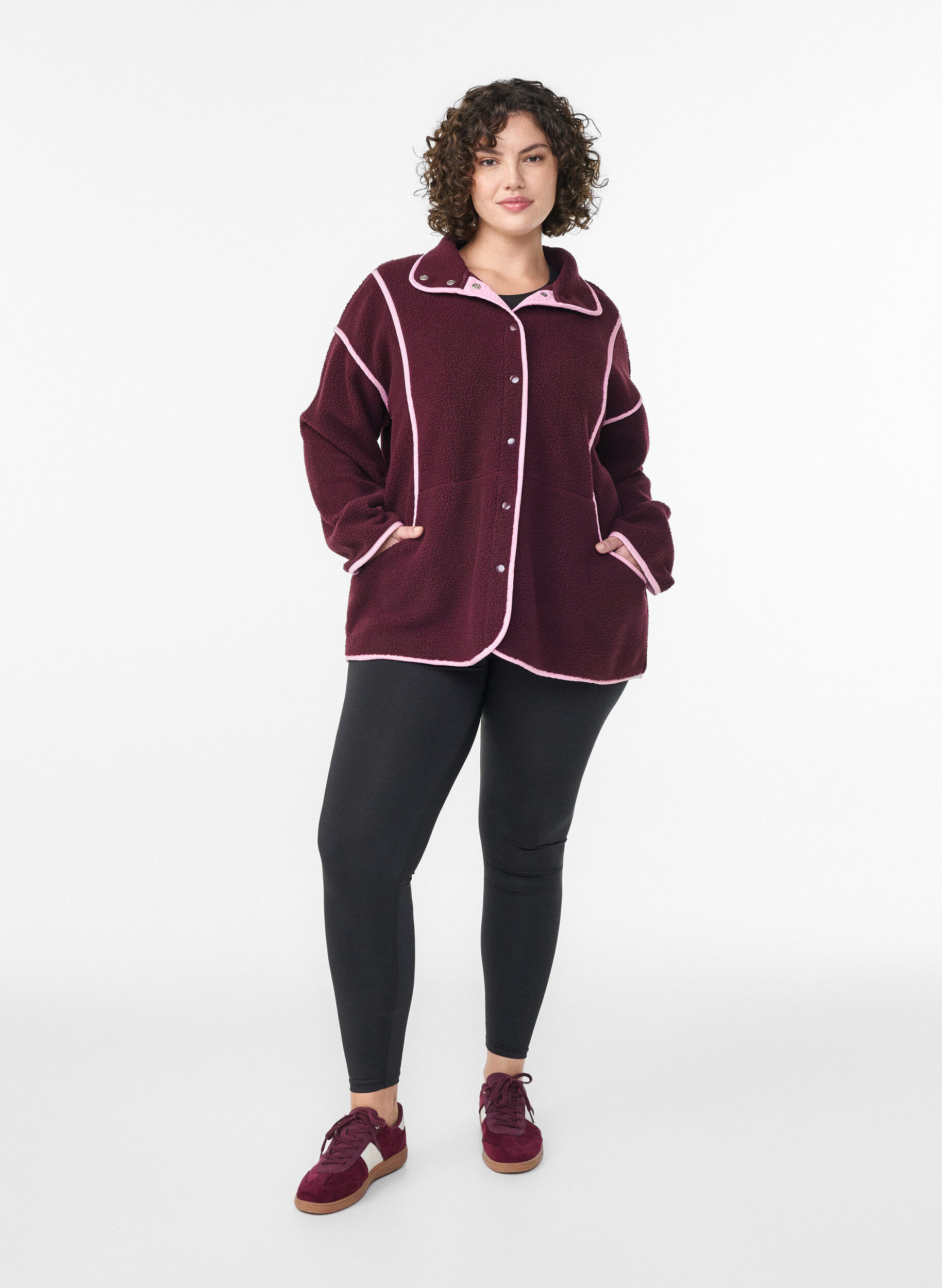 Zizzi Kurtka pluszowa z kontrastowymi detalami, Czerwony, Model image number 1