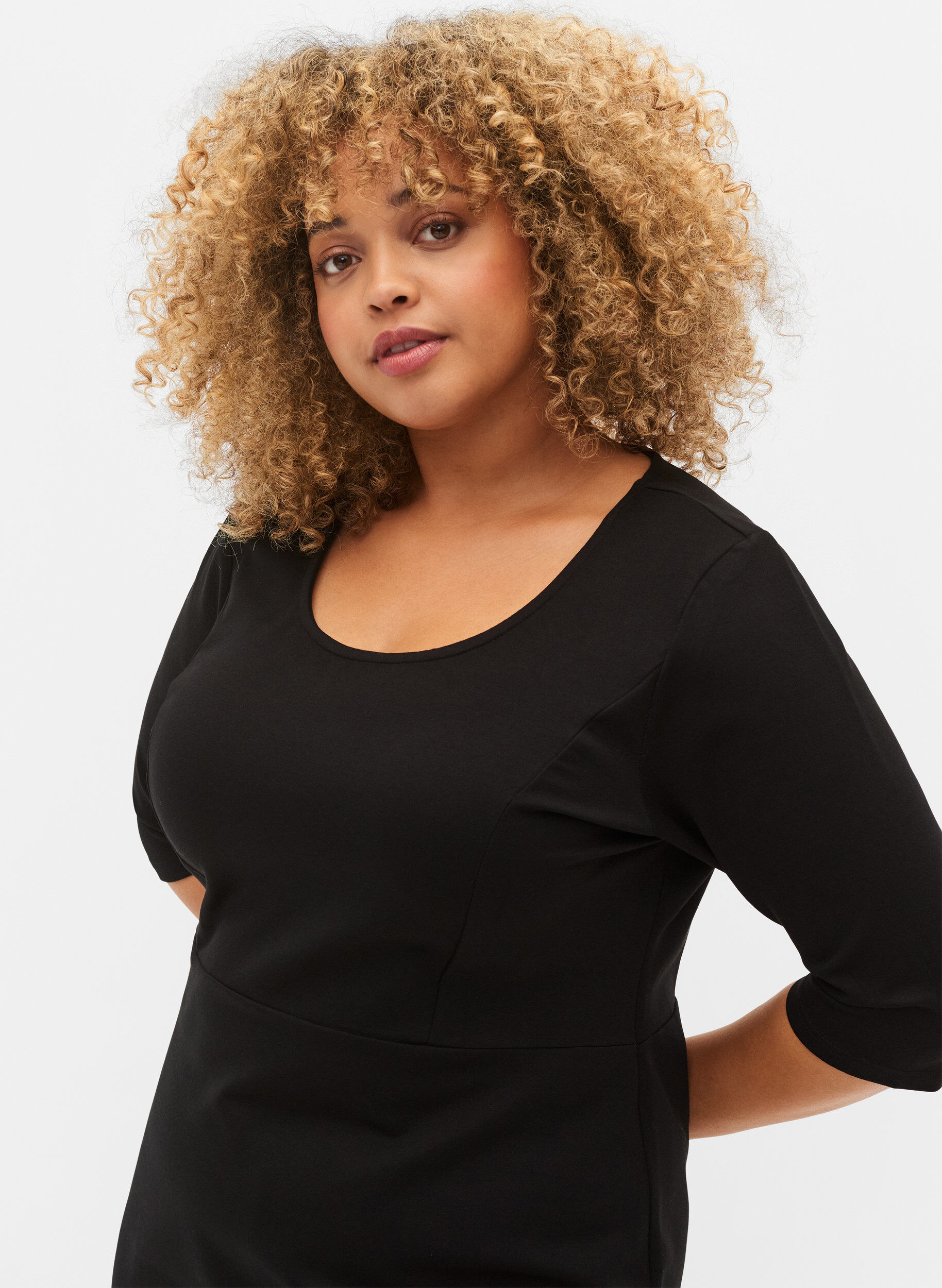 Zizzi Jednobarwna sukienka z rekawami 3/4 i rozcieciem, Black, Model image number 2