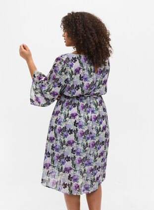Wzorzysta plisowana sukienka z wiazaniem, Purple Flower Mix, Model image number 1