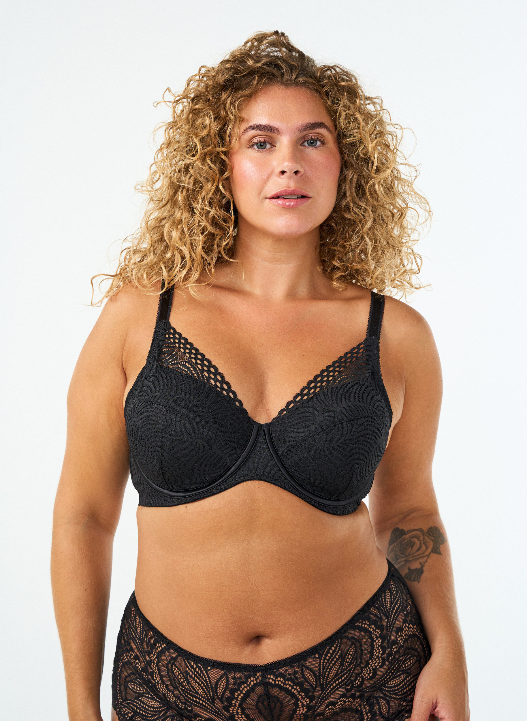 ZizziKoronkowy biustonosz z usztywnianymi miseczkami, Czarne, Model image number 0