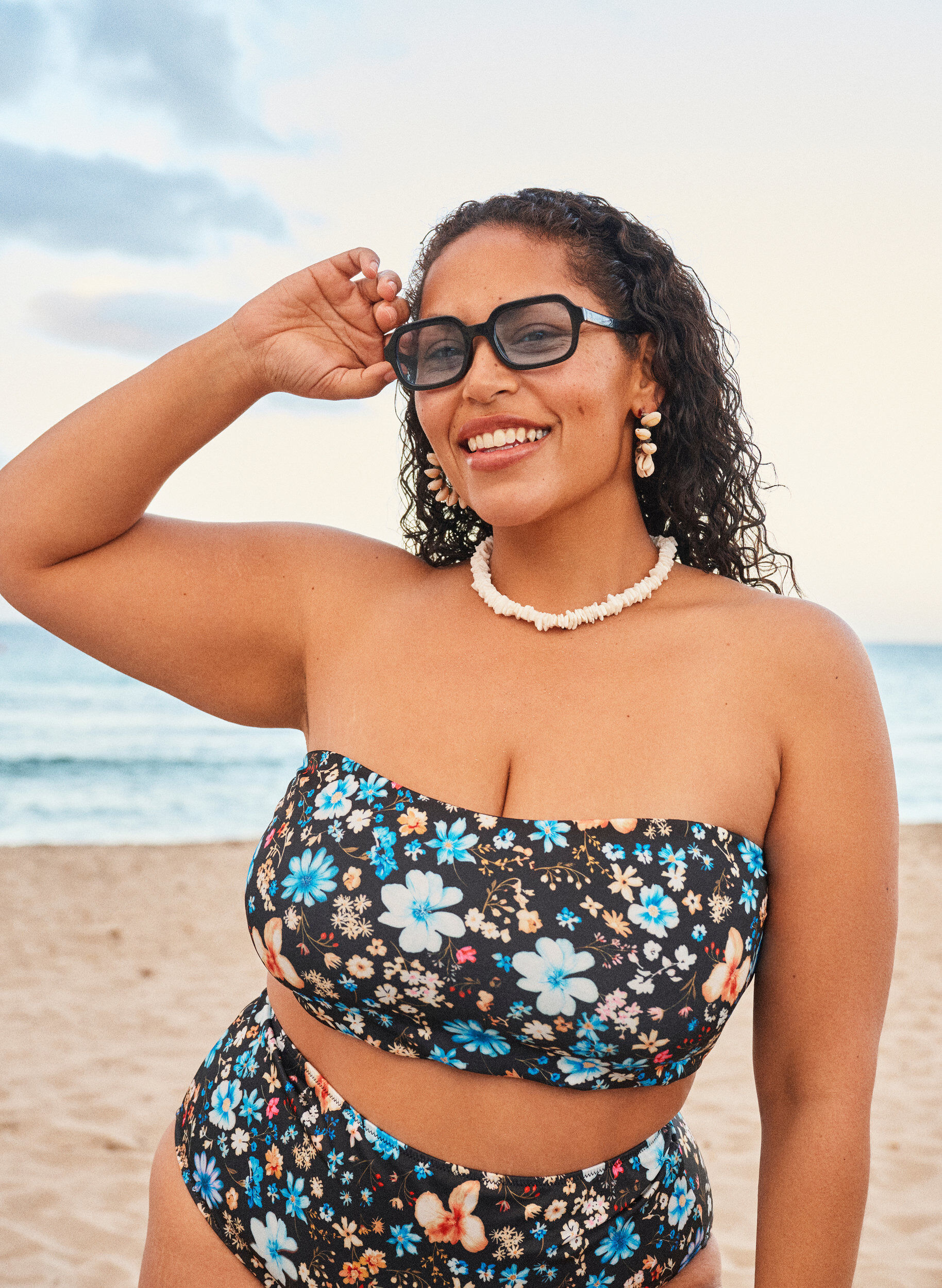 Kwiatowy stanik od bikini typu bandeau