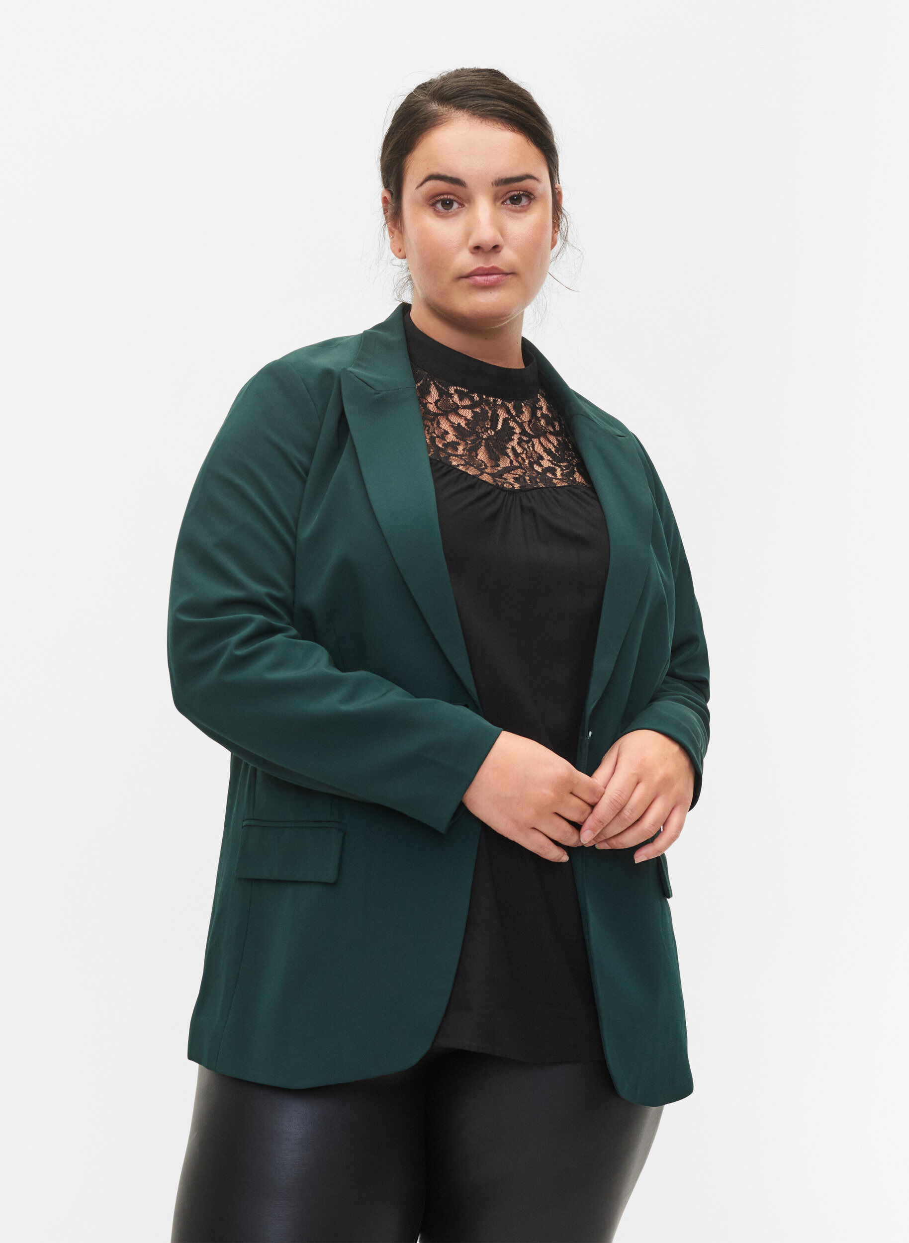 Zizzi Classic blazer with pockets, Scarab, Model image number 0