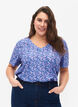 Flash – koszulka z nadrukiem i dekoltem w szpic, Blue Rose Ditsy, Model image number 0