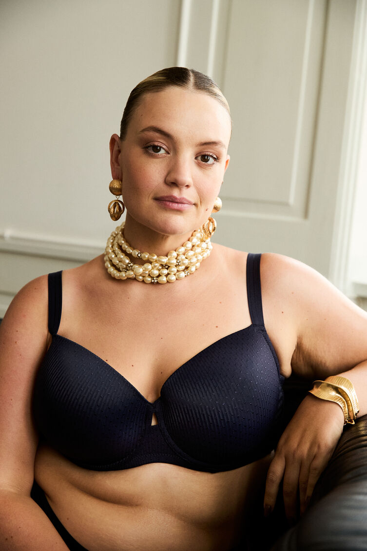 Biustonosz na fiszbinach z wzorem  , , Model