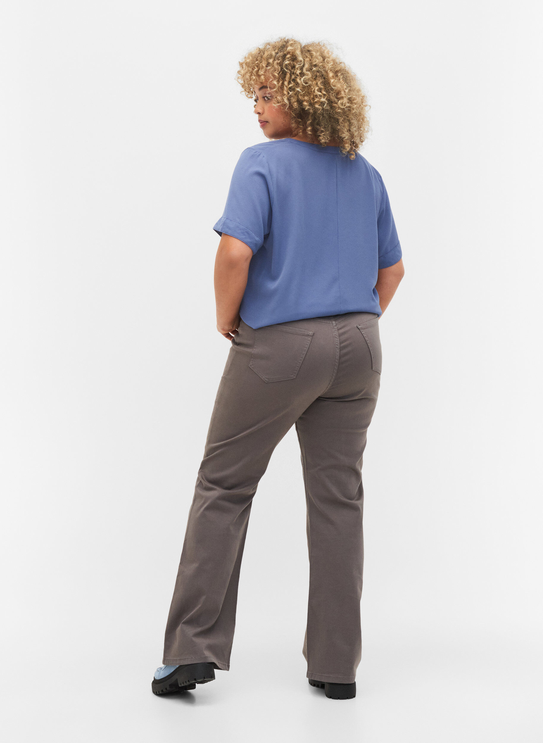 Zizzi Dzwony z bardzo wysoka talia, Ciemnoszary, Model image number 1