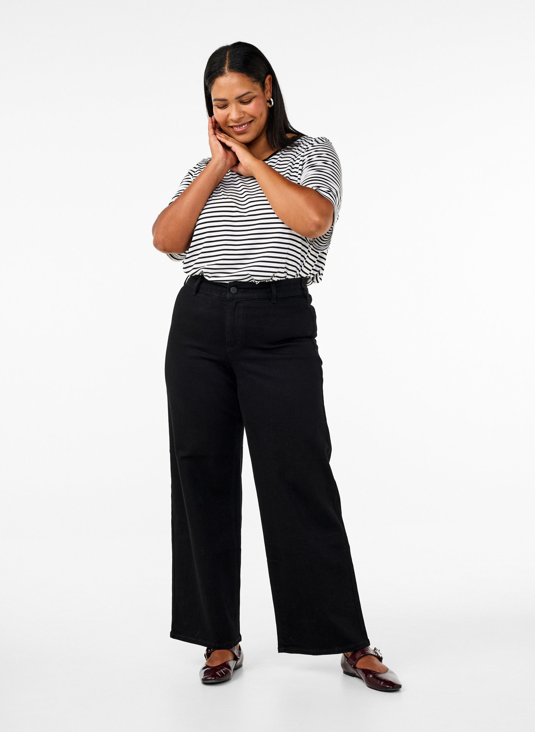  Jeansy z wysokim stanem i szerokimi nogawkami, Czarne, Model