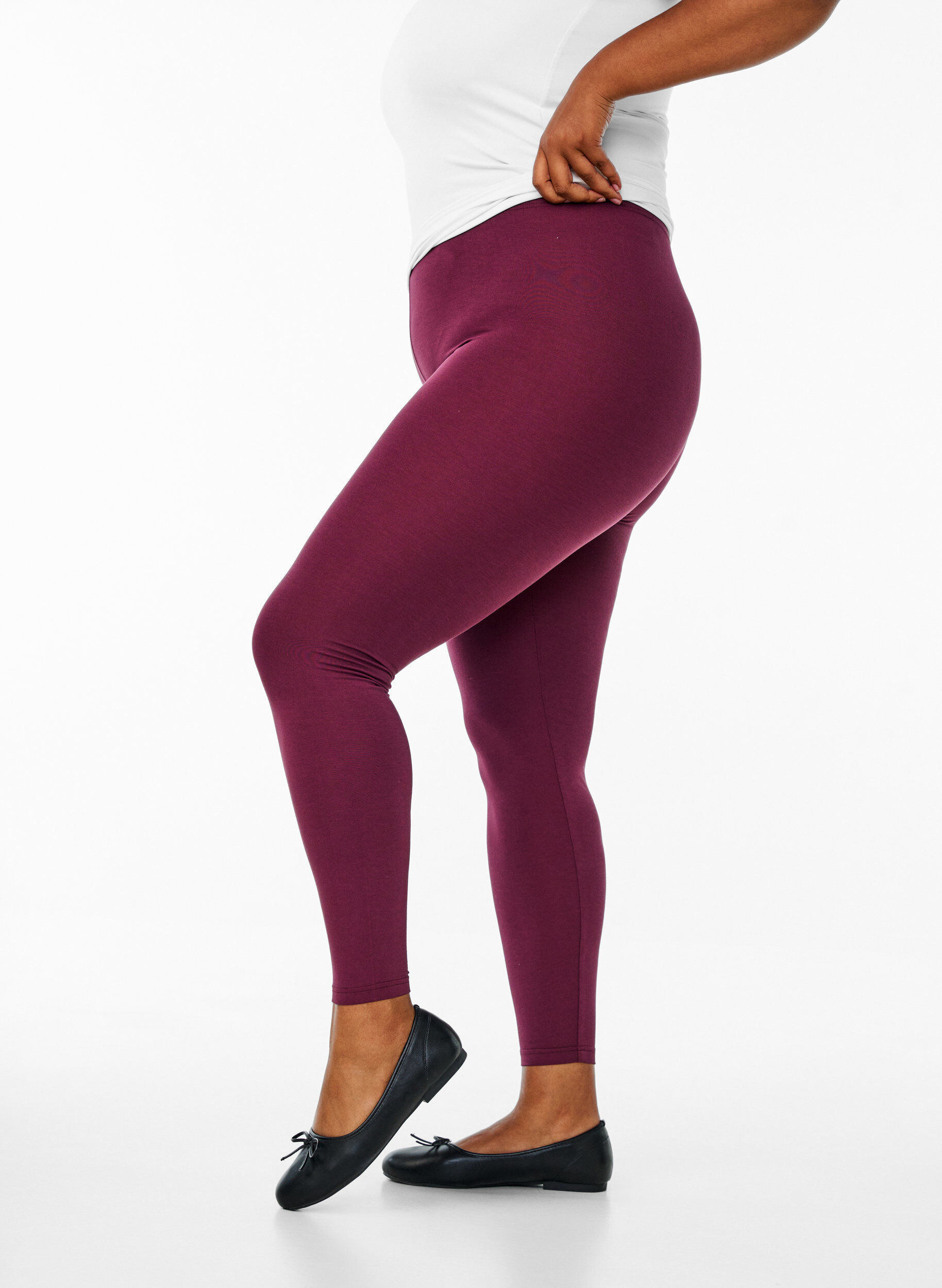 Zizzi Legginsy basic z wiskozy, Ciemnobordowy, Model image number 0