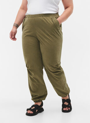 Zwezane spodnie z gumka, Martini Olive, Model image number 2
