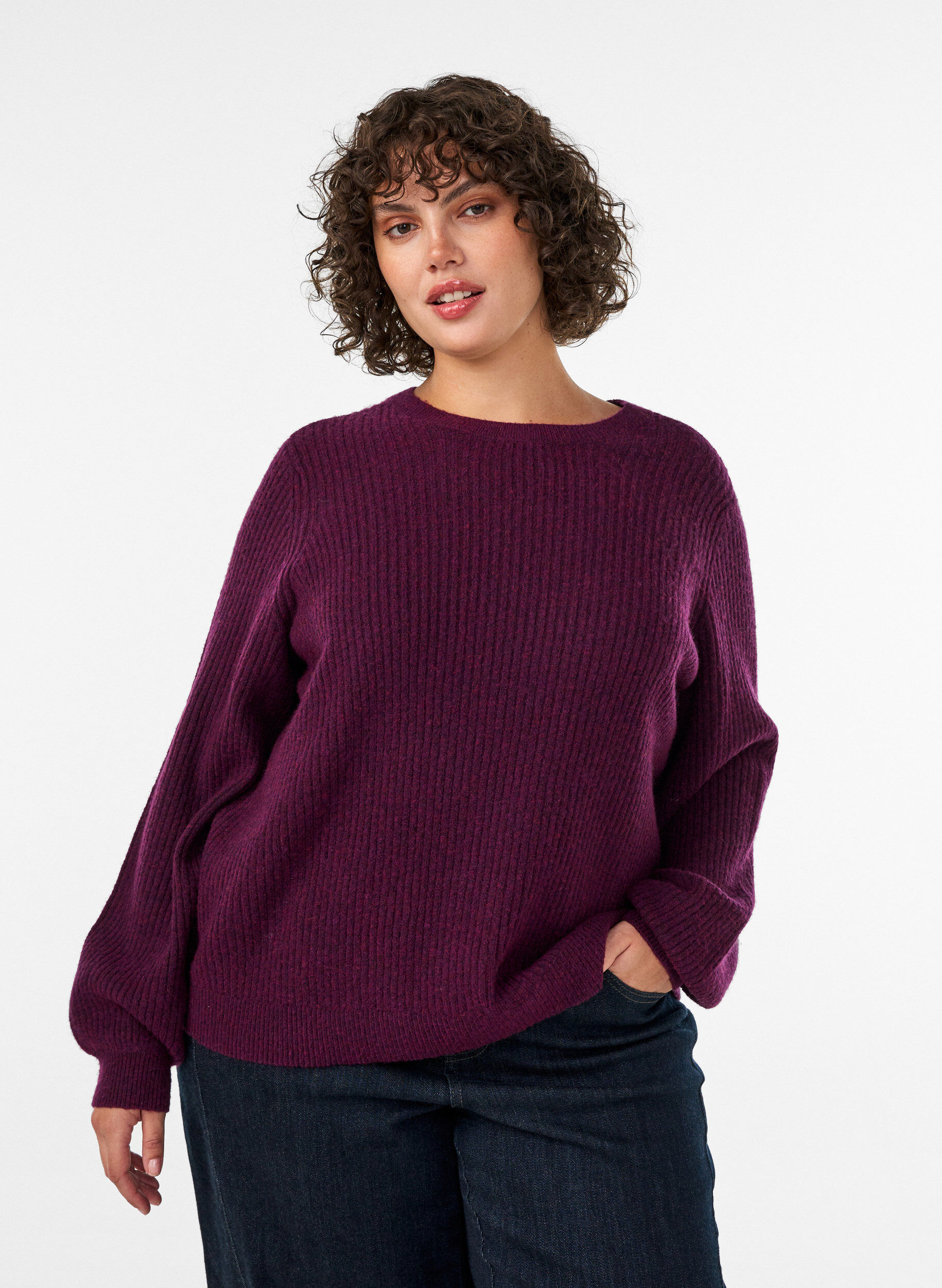 Sweter z ryfionymi rekawami w ksztalcie balon&oacute;w, Fioletowy, Model