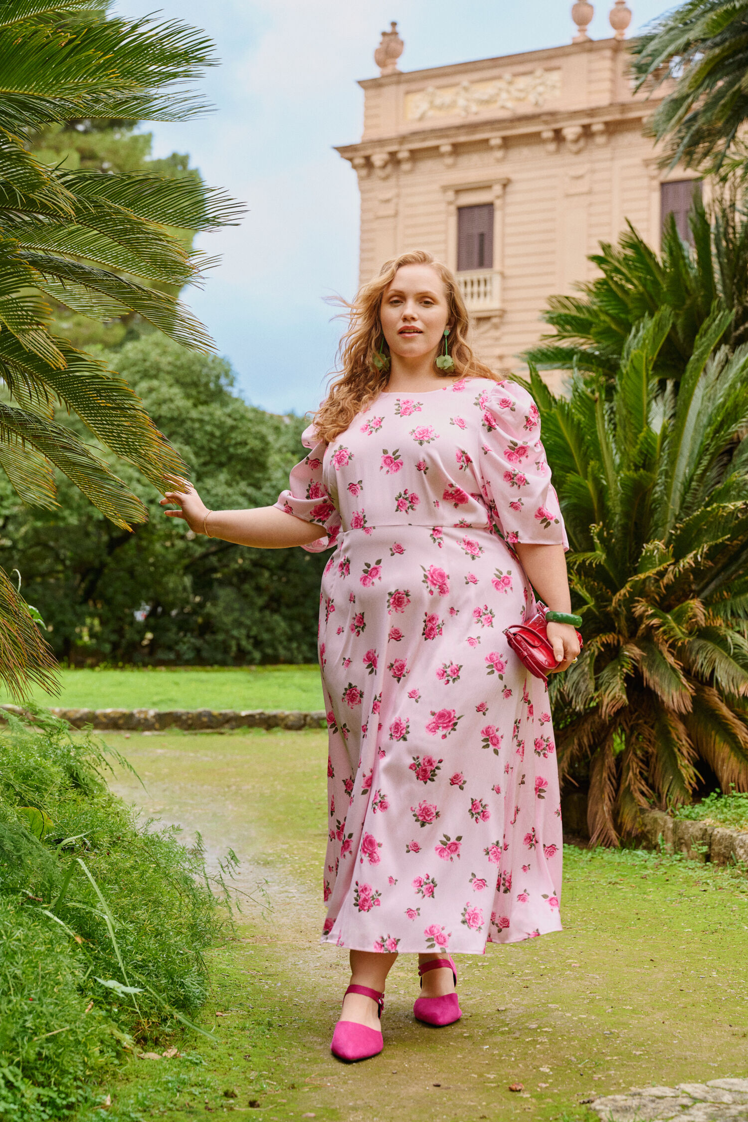 Zizzi Sukienka kopertowa w kwiaty, , Model