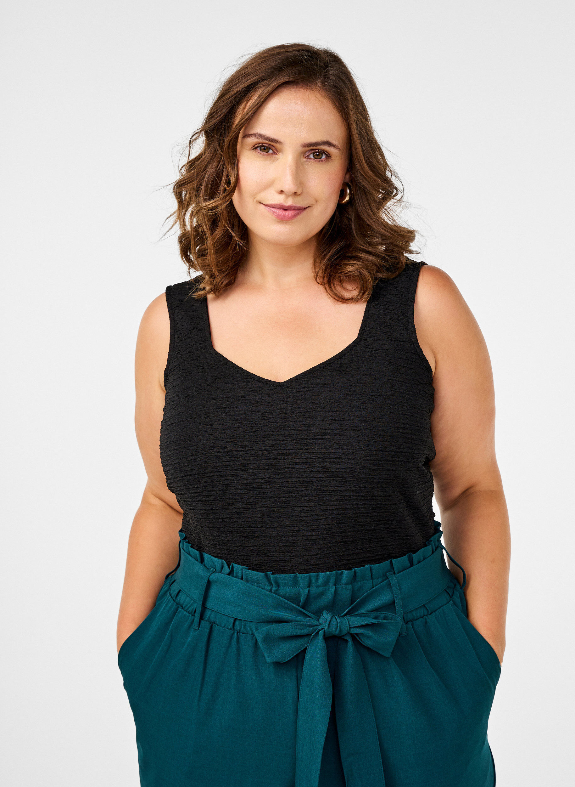 Zizzi Body bez rekaw&oacute;w z faktura, Black, Model image number 0