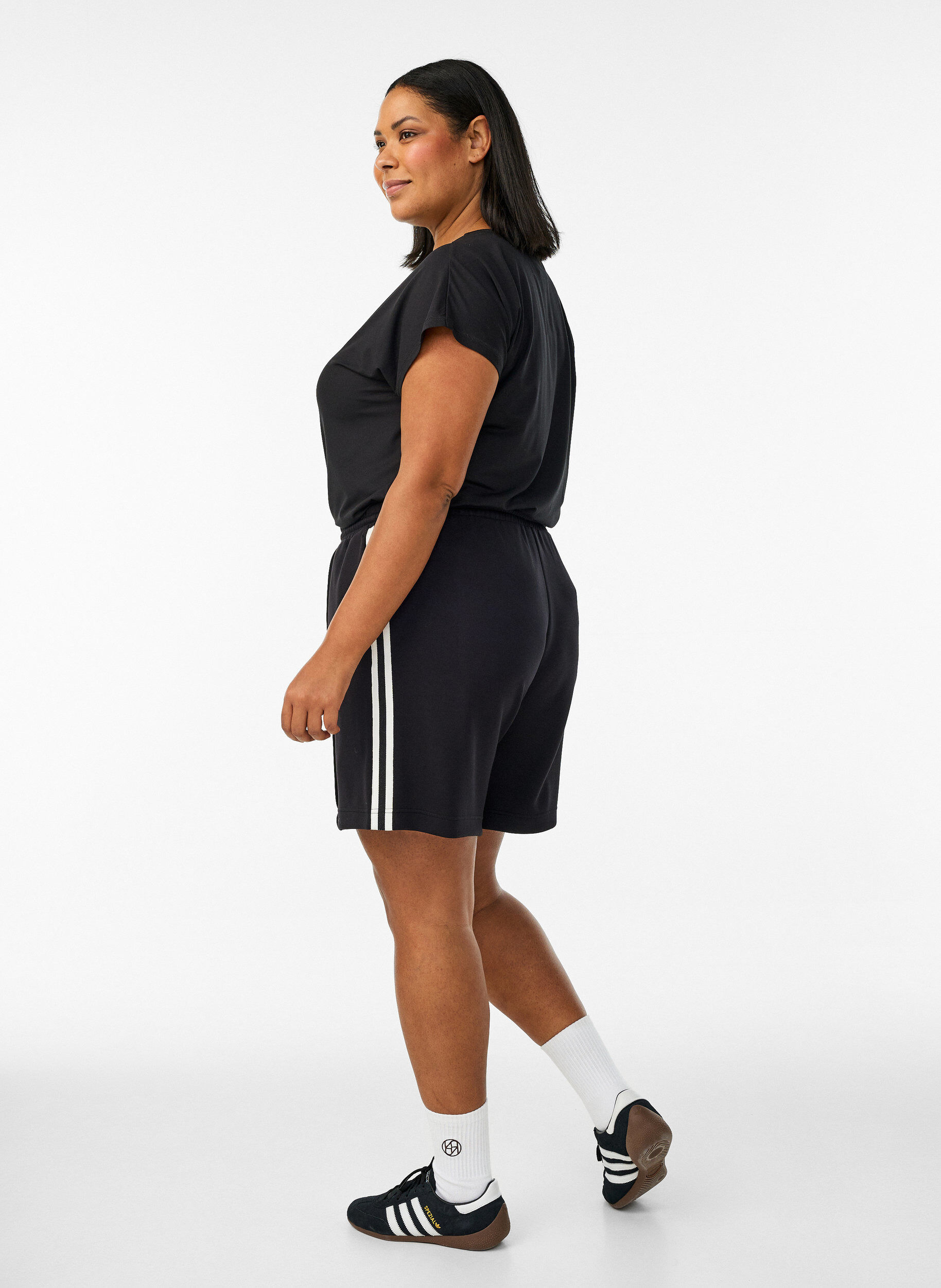 Zizzi Szorty na wysoka talie z paseczkami, Czarne, Model image number 2