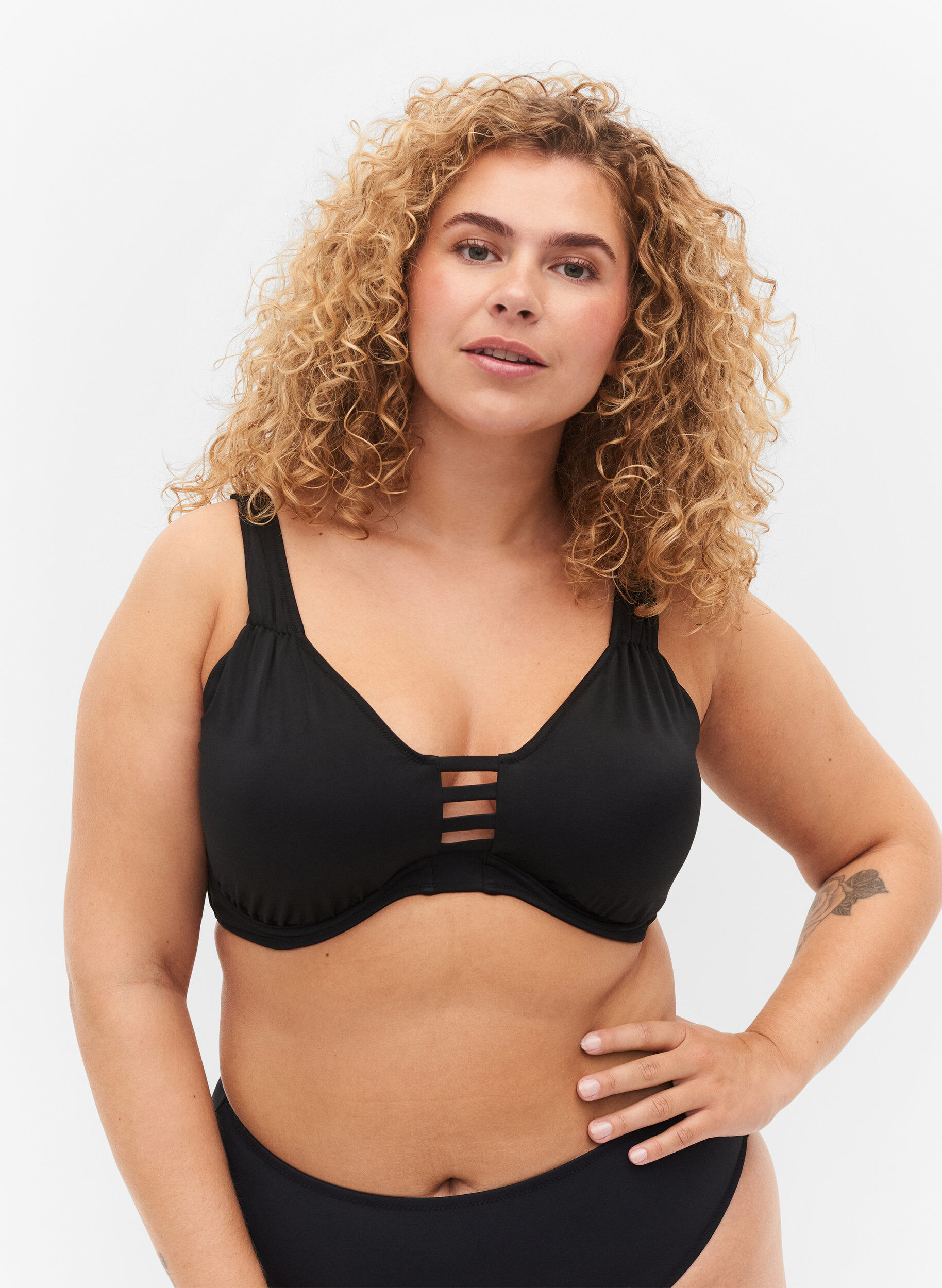 Zizzi Bikini underwired bra with removable pads, Black, Model image number 0