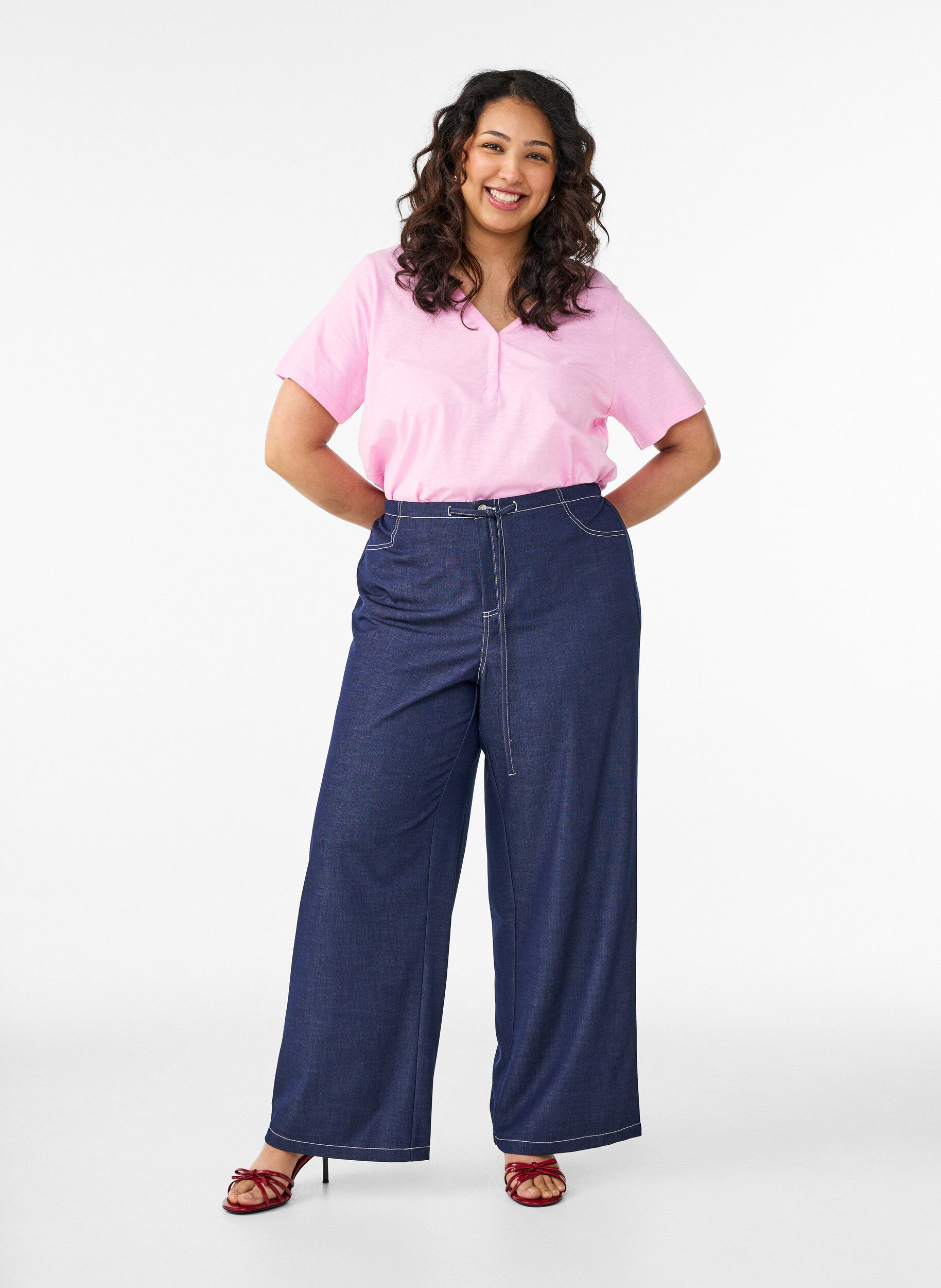 Zizzi T-shirt z guzikami, R&oacute;żowy, Model image number 1