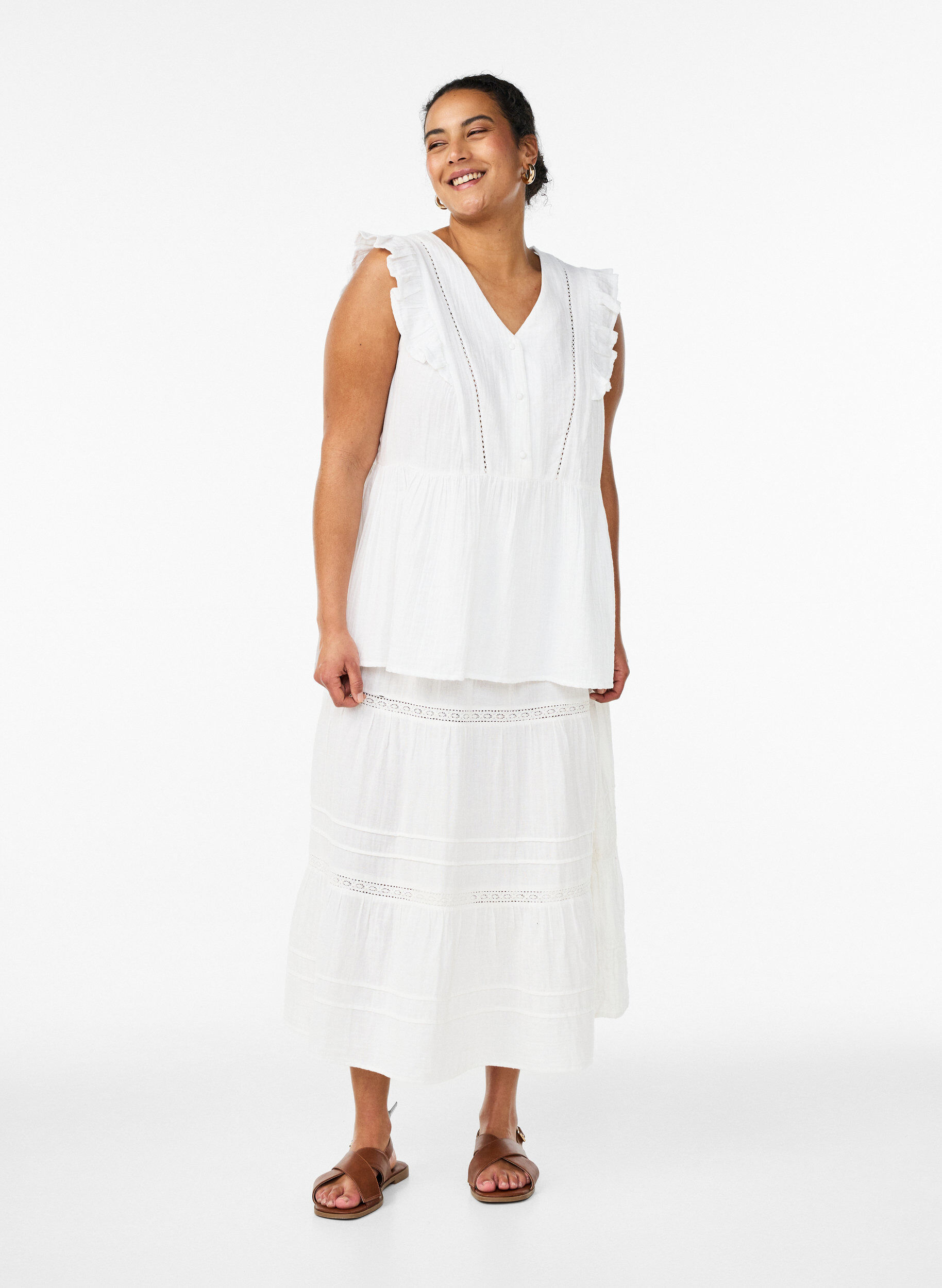 ZizziBluzka z bawelnianej muslinu bez rekaw&oacute;w z falbankami, Biały, Model image number 1