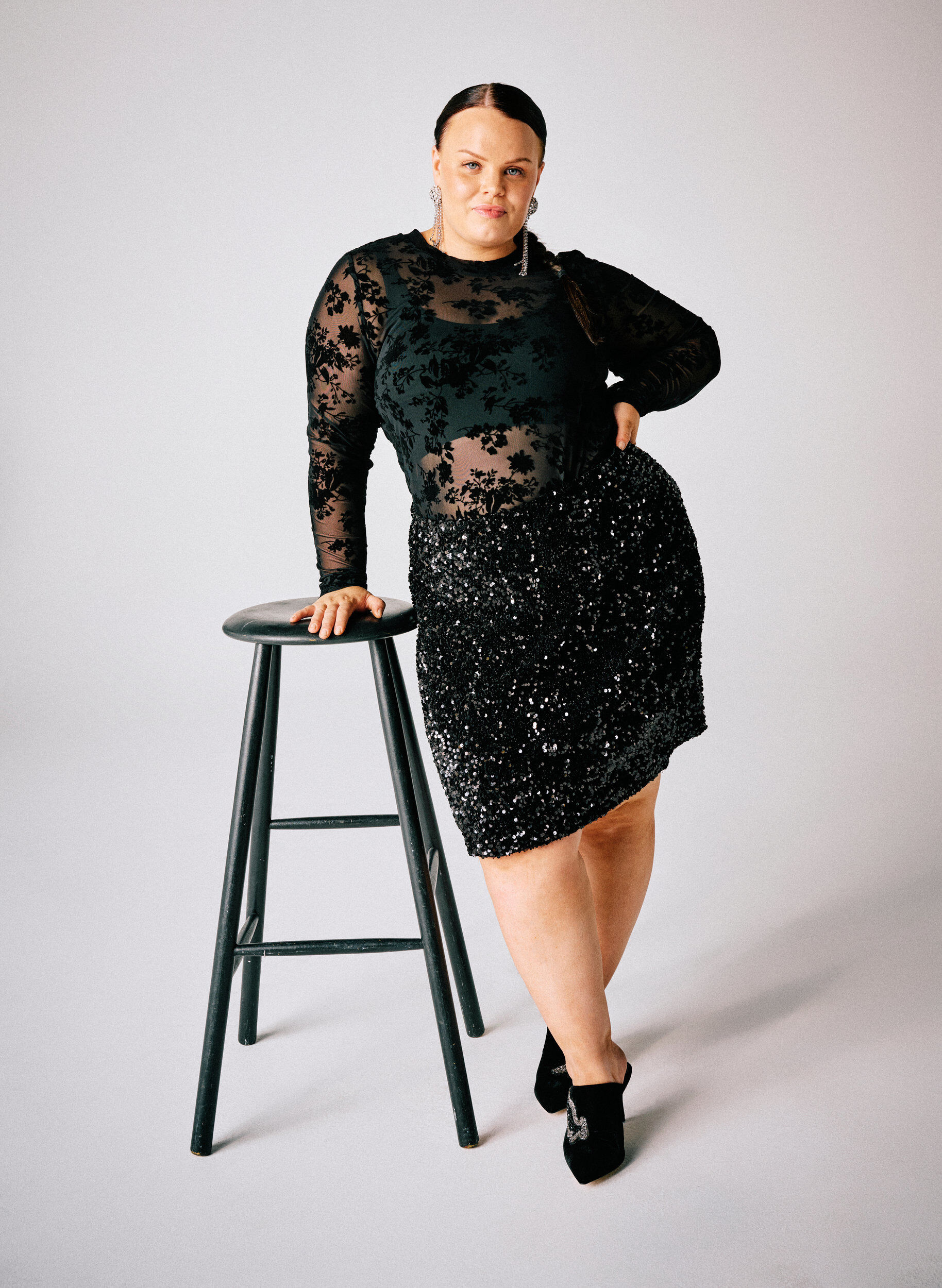 Zizzi Siateczkowa bluzka z kwiatowym wzorem, Czarne, Image image number 0