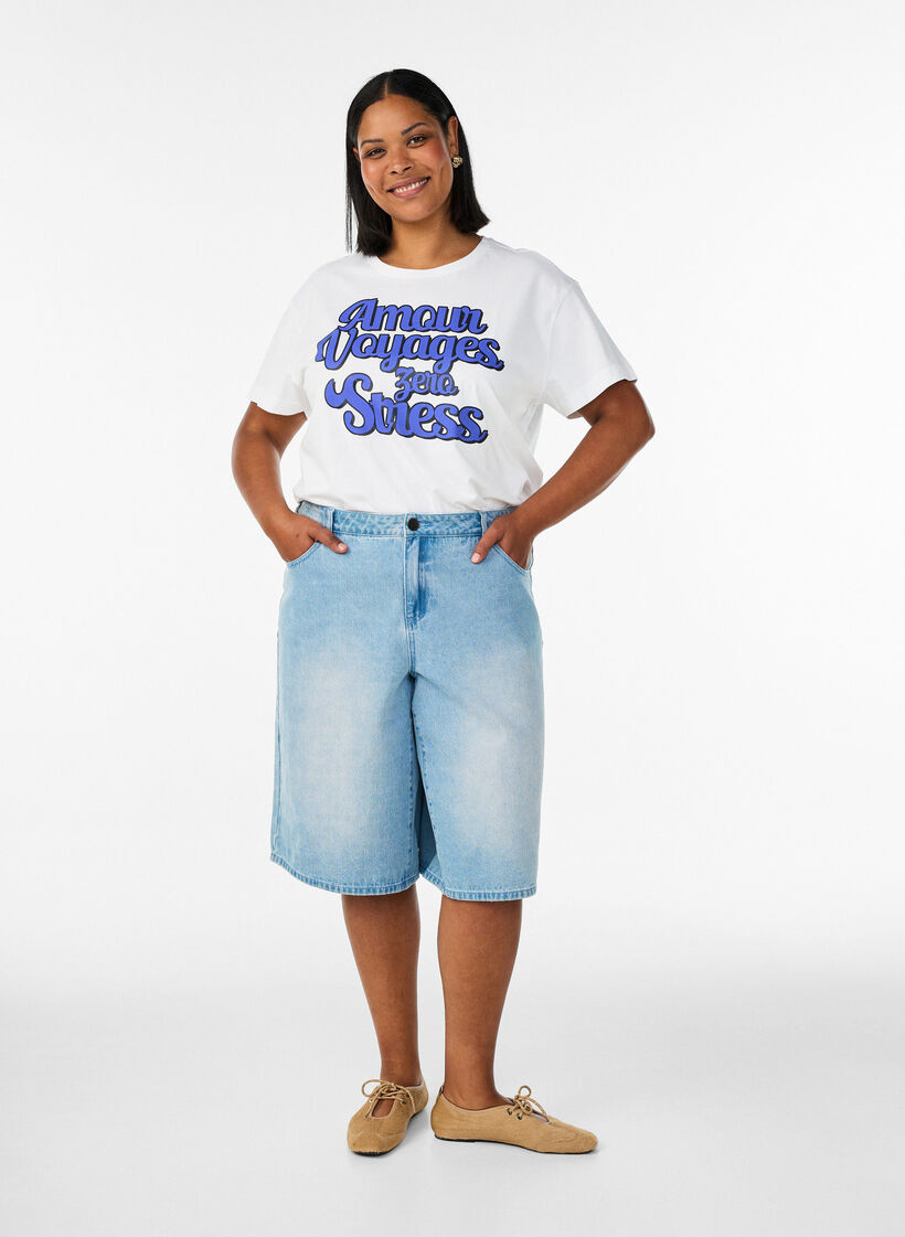 T-shirt z kr&oacute;tkim rekawem i nadrukiem ze 100 % bawelny, Biały, Model image number 1