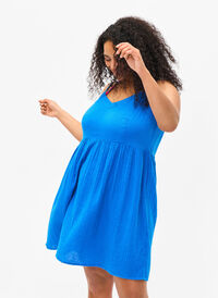 Bawelniana sukienka plazowa z waskimi ramiaczkami, Victoria blue, Model