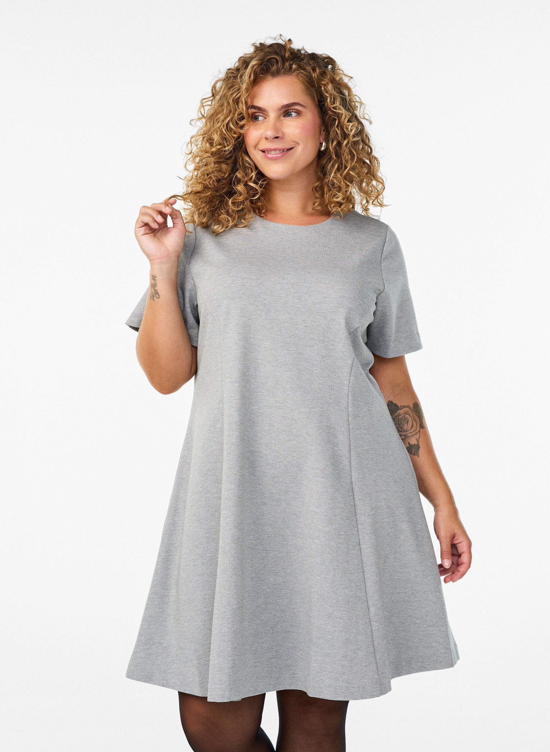 ZizziKr&oacute;tka sukienka z dzianiny o kroju w ksztalcie litery A, Szary, Model image number 0