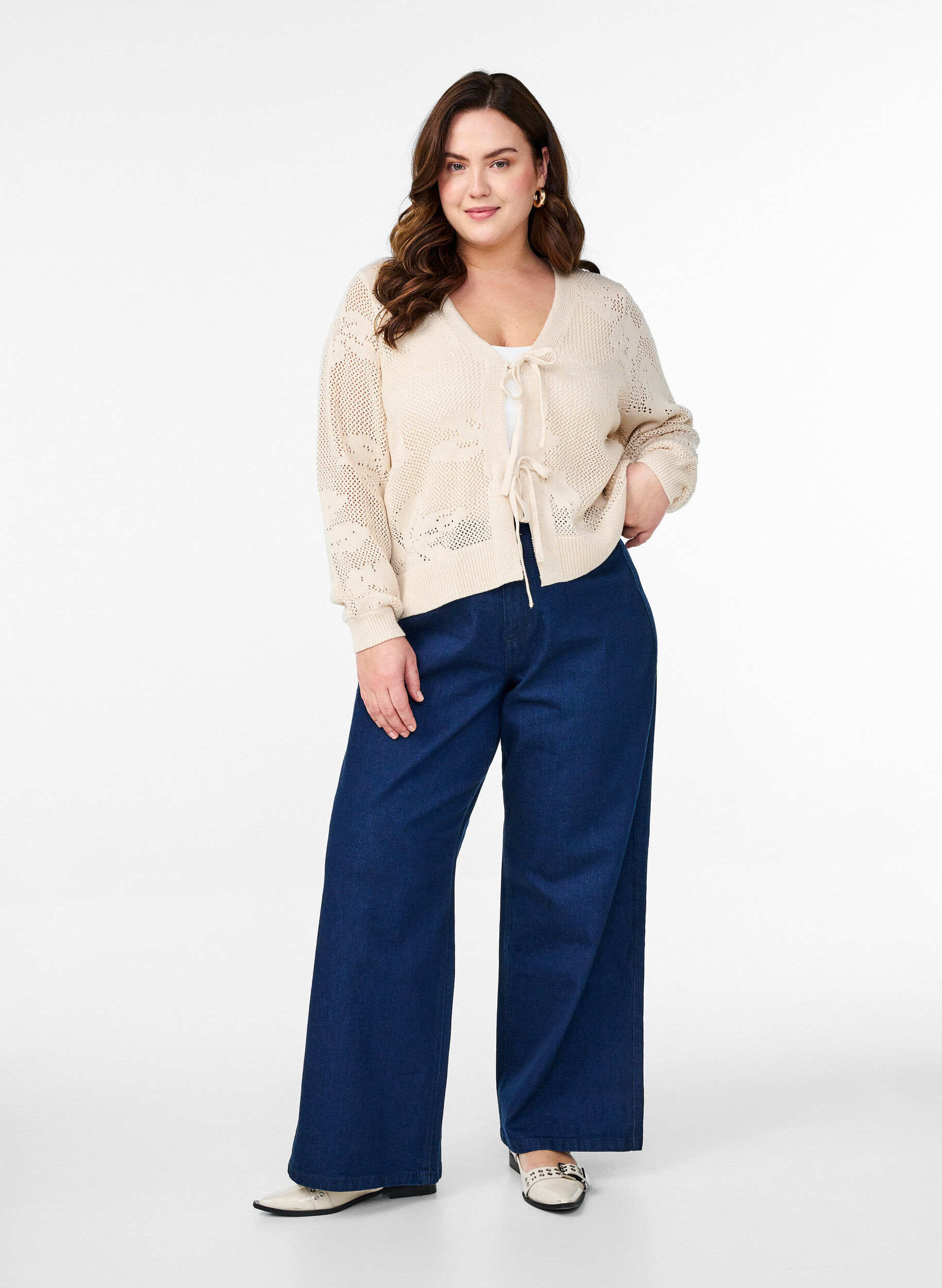 Zizzi Dzianinowy kardigan z azurowym wzorem i sznurkami do wiazania, Birch, Model image number 3