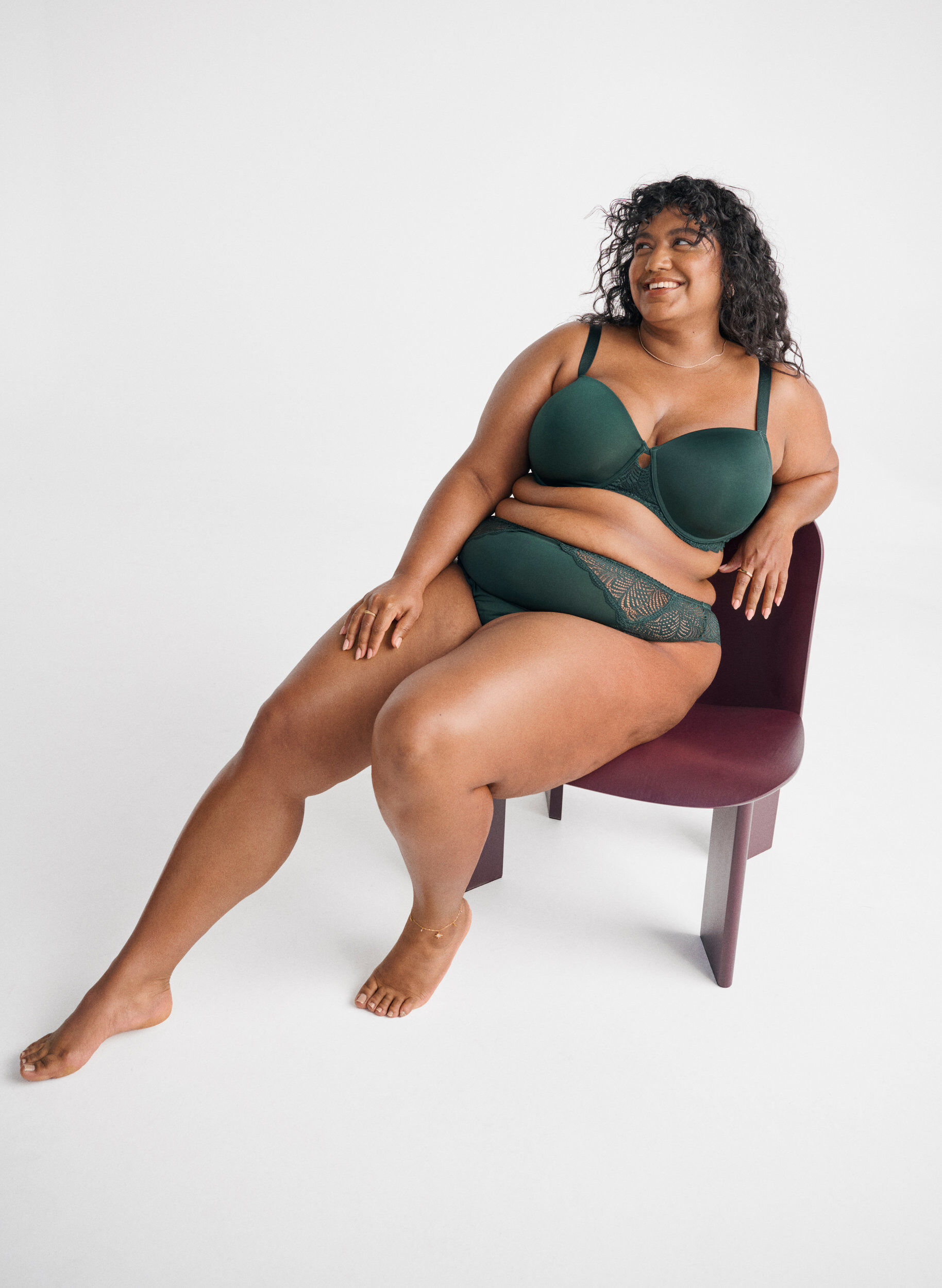 Zizzi Stringi z mikrofibry z koronkowymi detalami, Zielony, Image image number 0