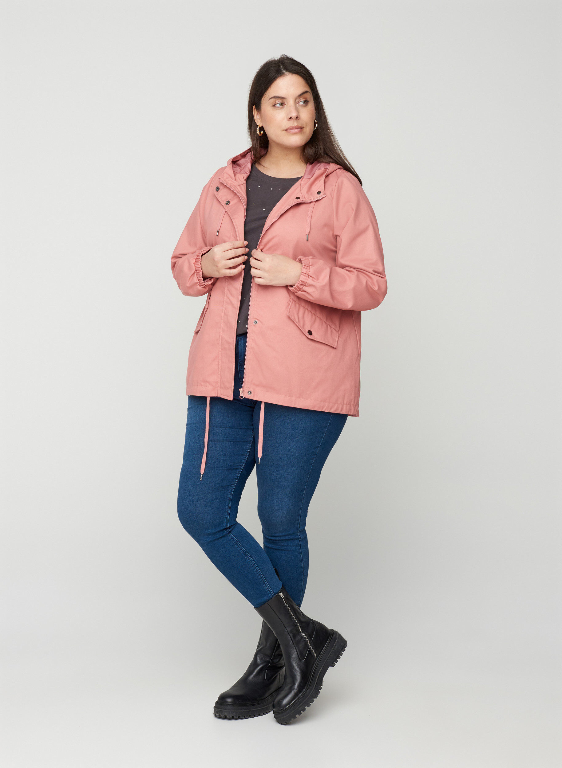 Zizzi Short jacket with a hood and pockets, Ash Rose, Model image number 2