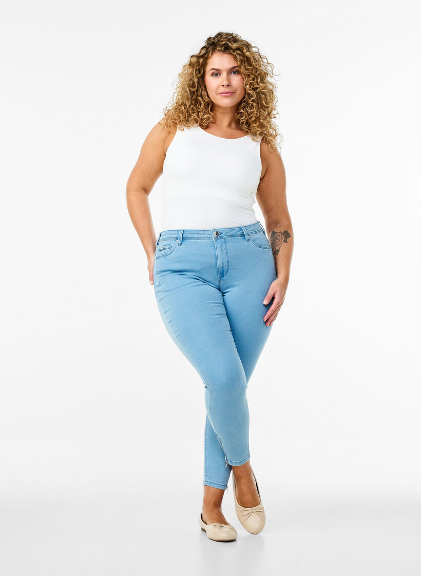 Jeansy Amy nad kostke z suwakiem, Niebieskie, Model image number 0