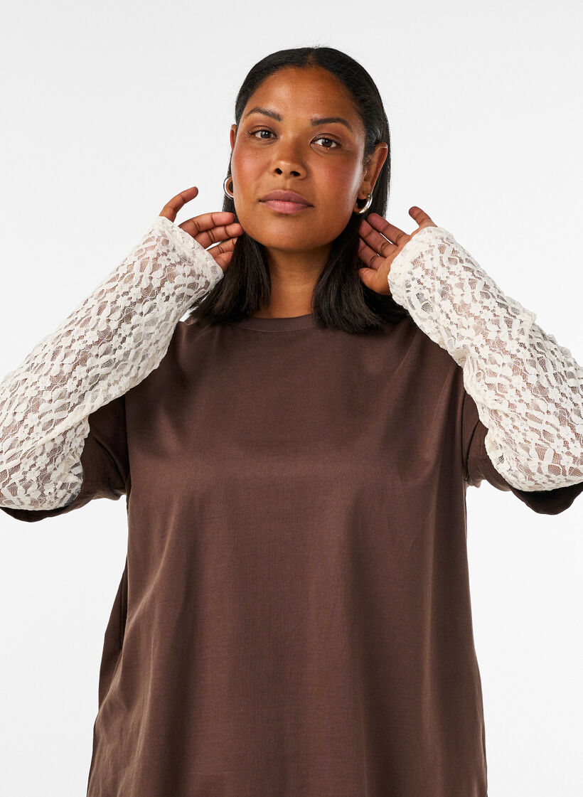 Luzny t-shirt z dlugimi koronkowymi rekawami, Brązowy, Model image number 3