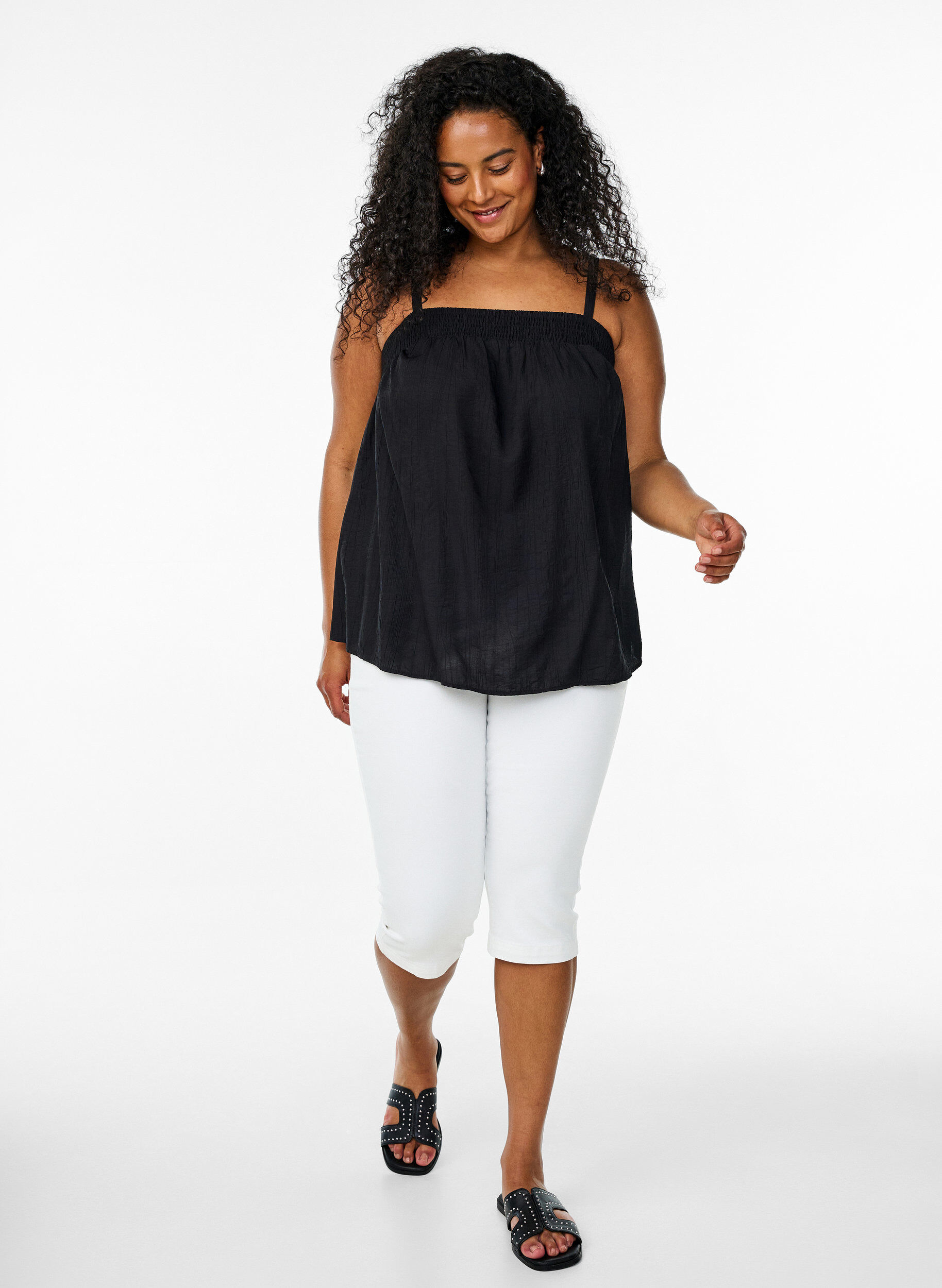 Zizzi Wiskozowy top z waskimi ramiaczkami, Czarne, Model image number 1