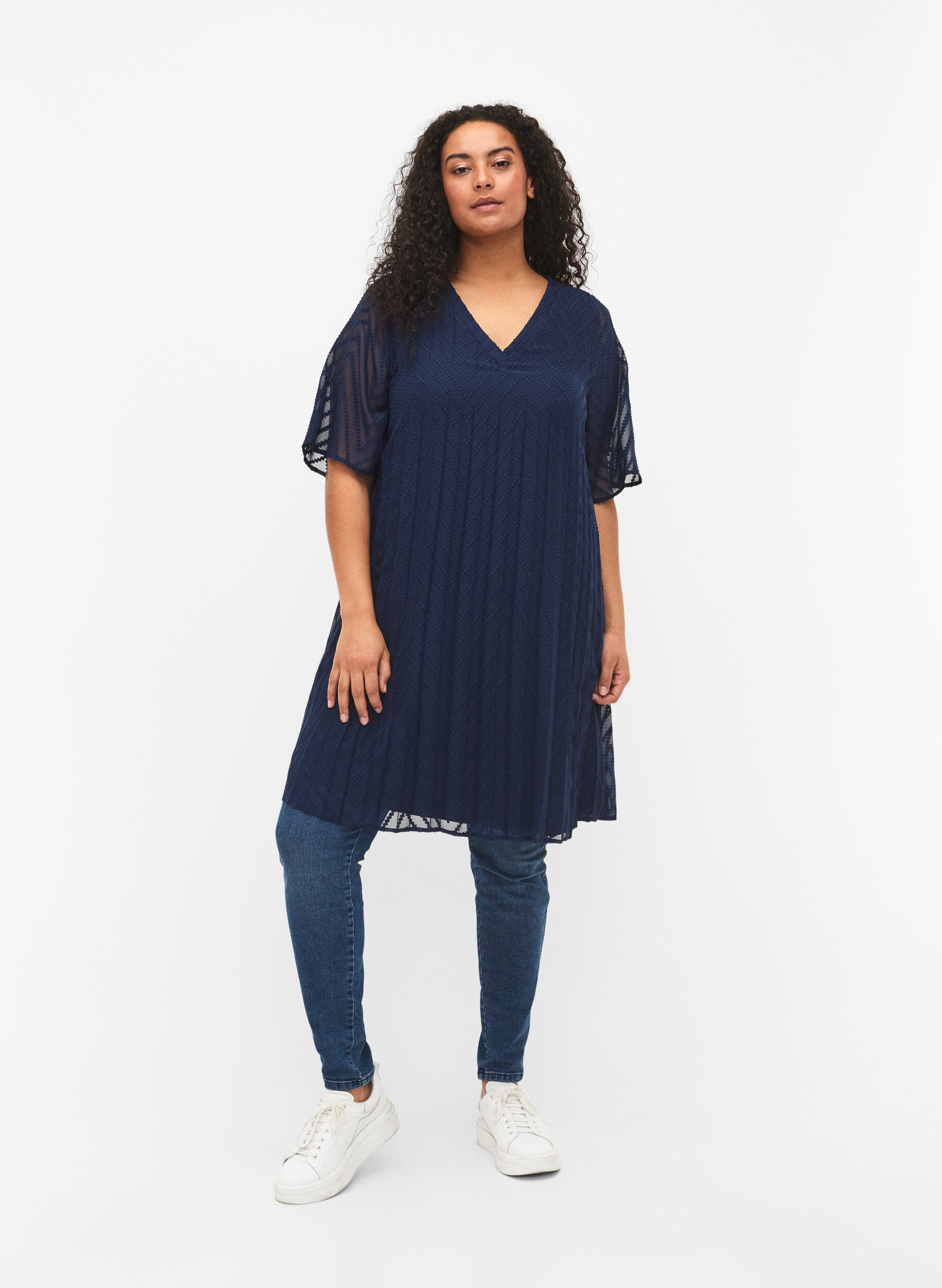 Zizzi Plisowana sukienka z kr&oacute;tkim rekawem, Navy Blazer, Model image number 2