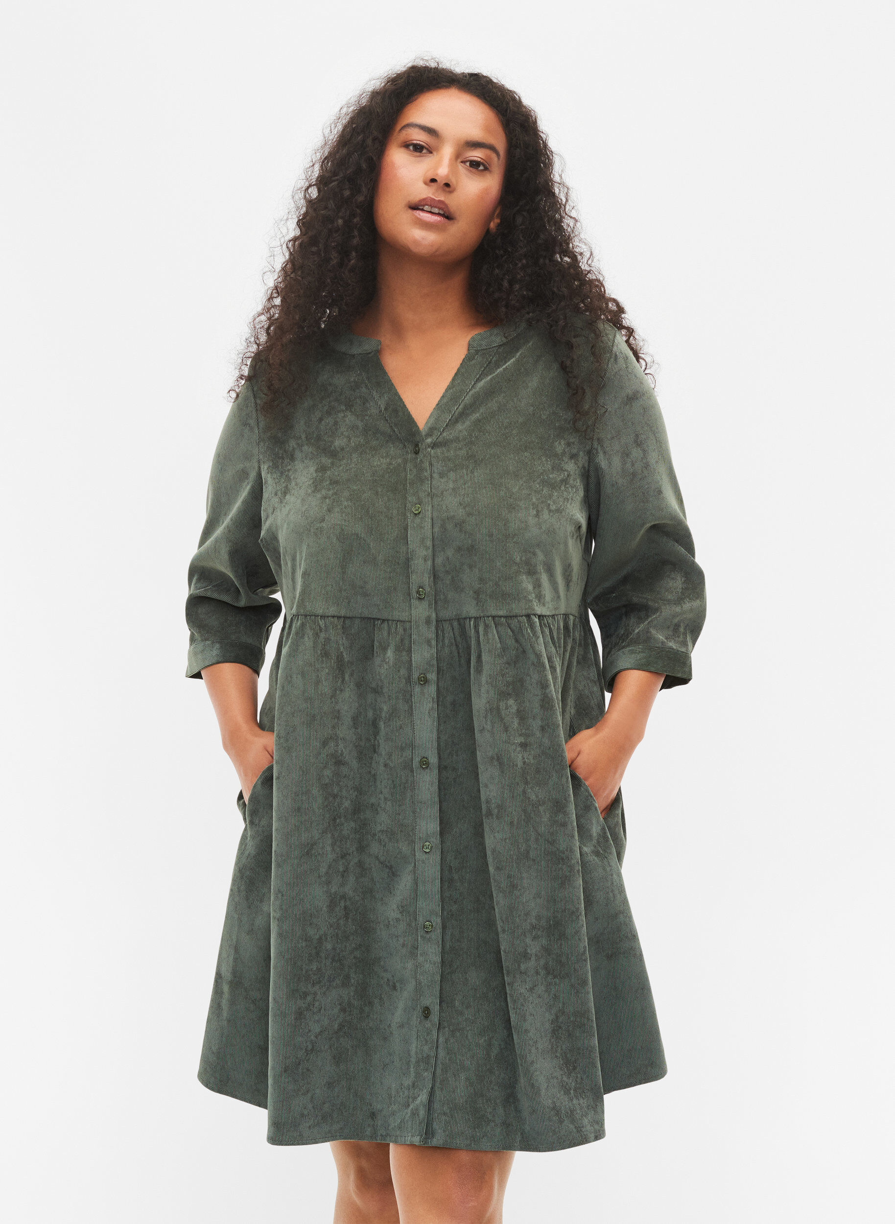 Zizzi Velvet dress with 3/4-length sleeves and buttons, Deep Forest, Model image number 0