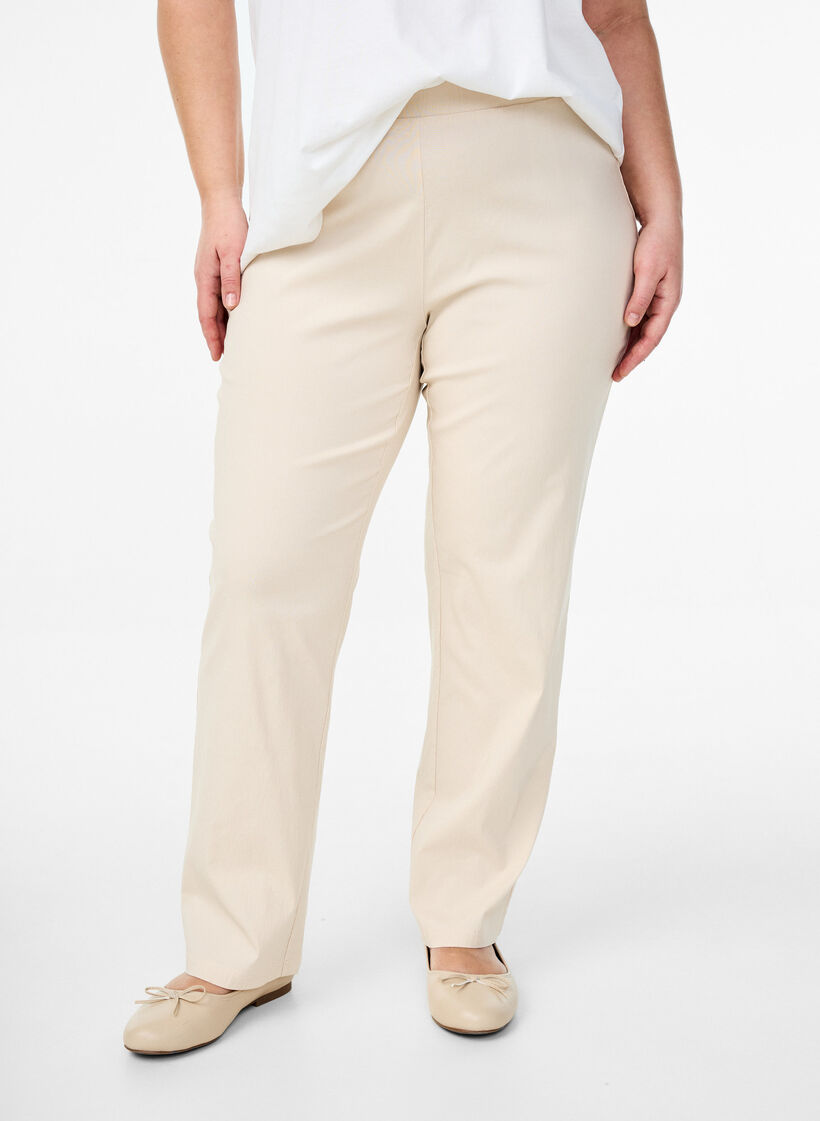 Stretchy pants in viscose, Beige, Model image number 2