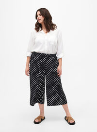 Spodnie culotte z nadrukiem, Black Dot, Model