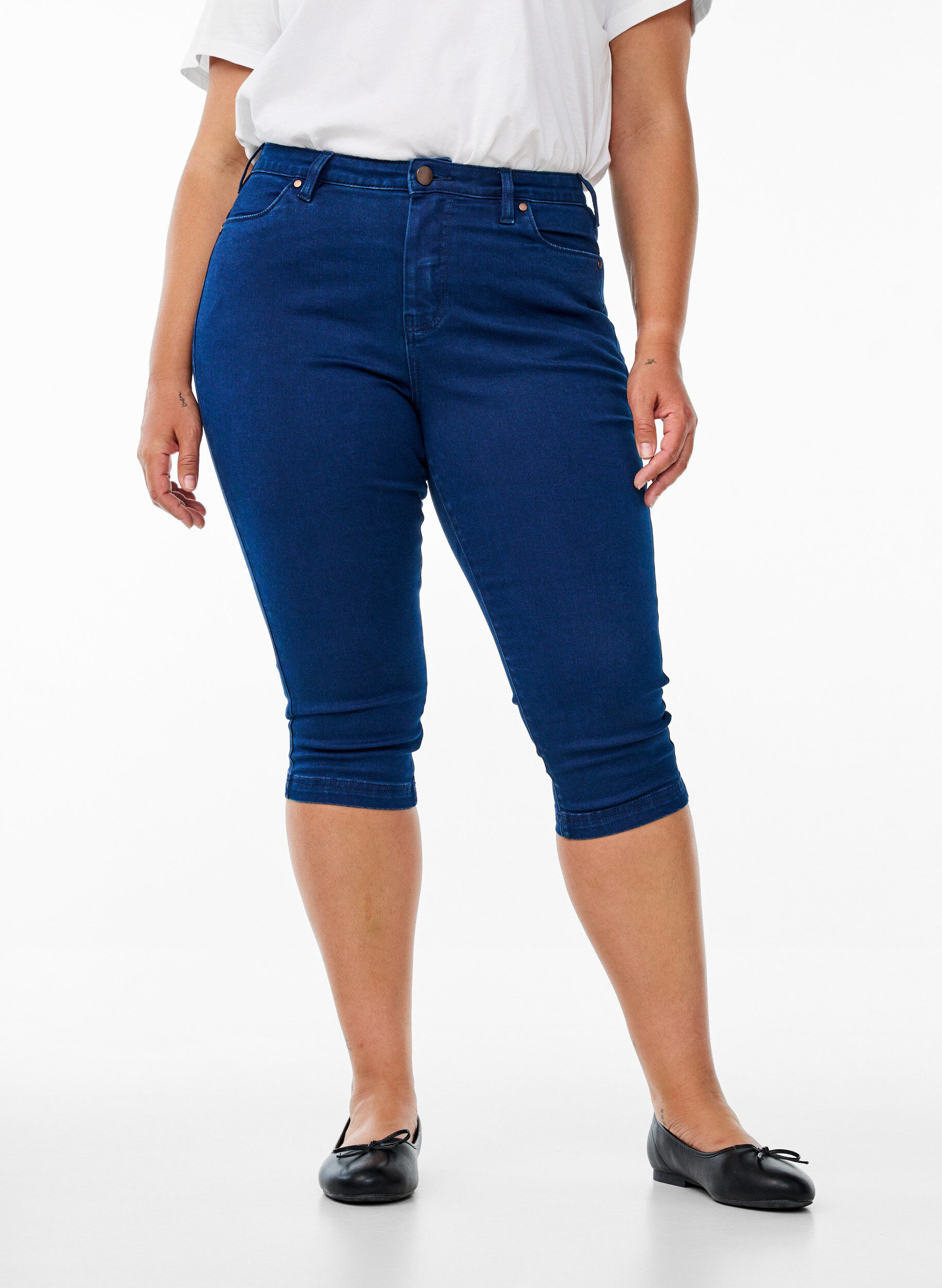 ZizziJeansy Capri Amy z wysokim stanem o bardzo waskim kroju, Niebieskie, Model image number 2