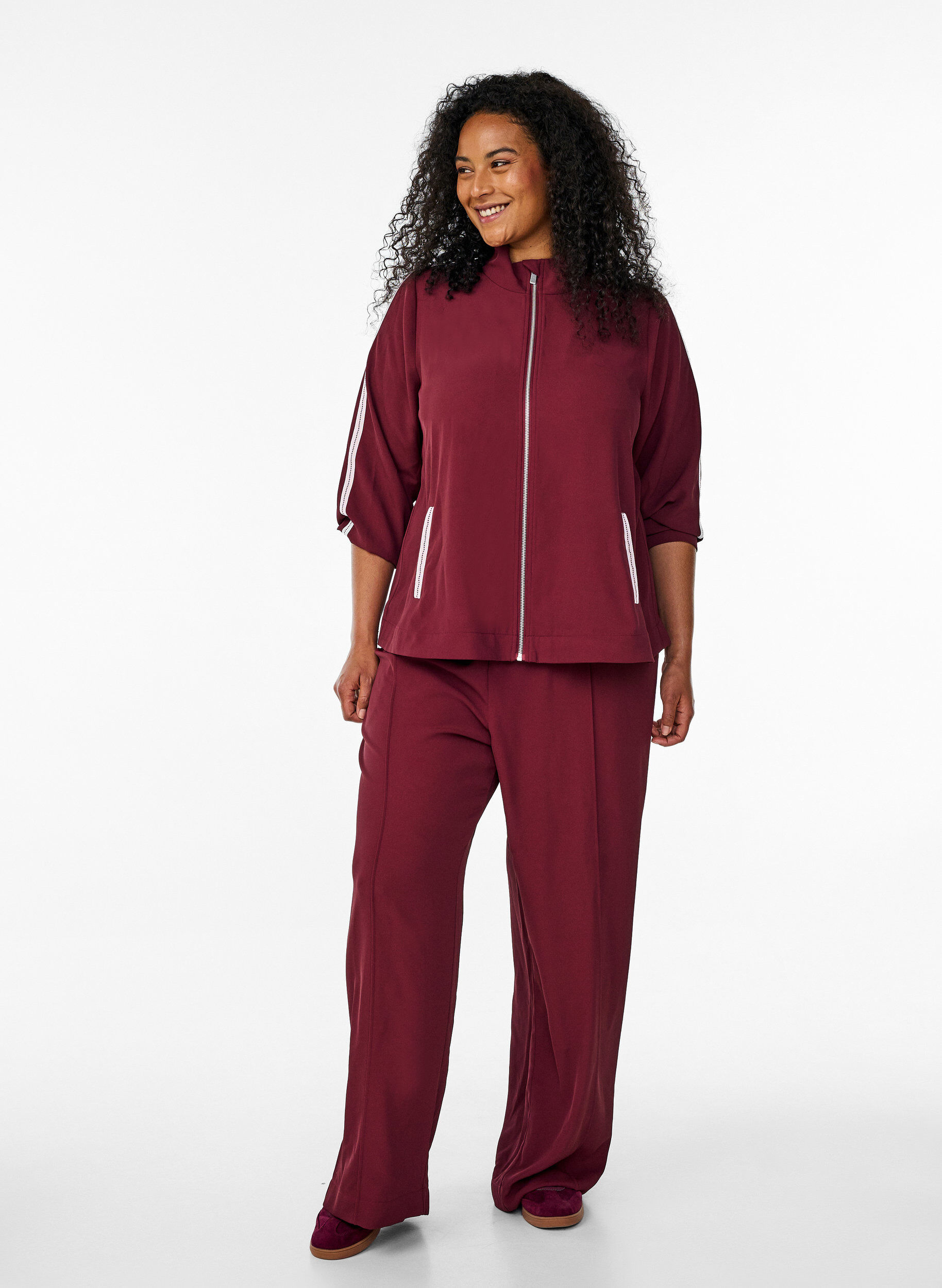 Zizzi Kurtka dresowa ze sportowymi detalami i zamkiem blyskawicznym, Ciemnobordowy, Model image number 1