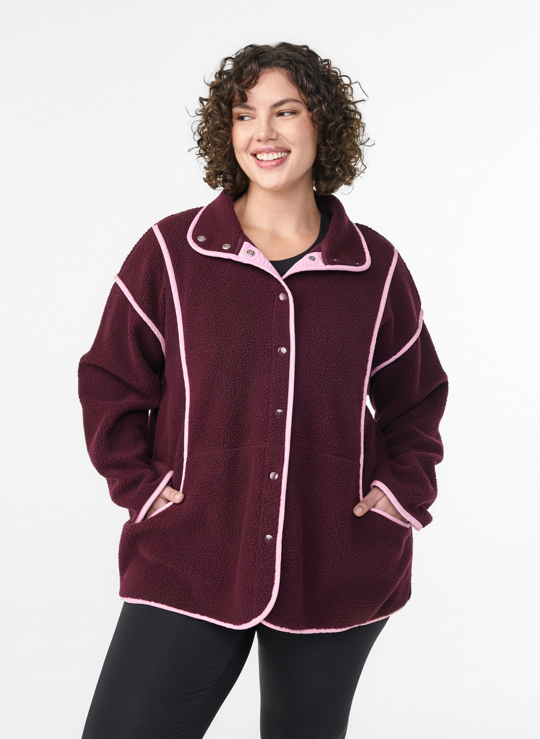 Kurtka pluszowa z kontrastowymi detalami, Czerwony, Model