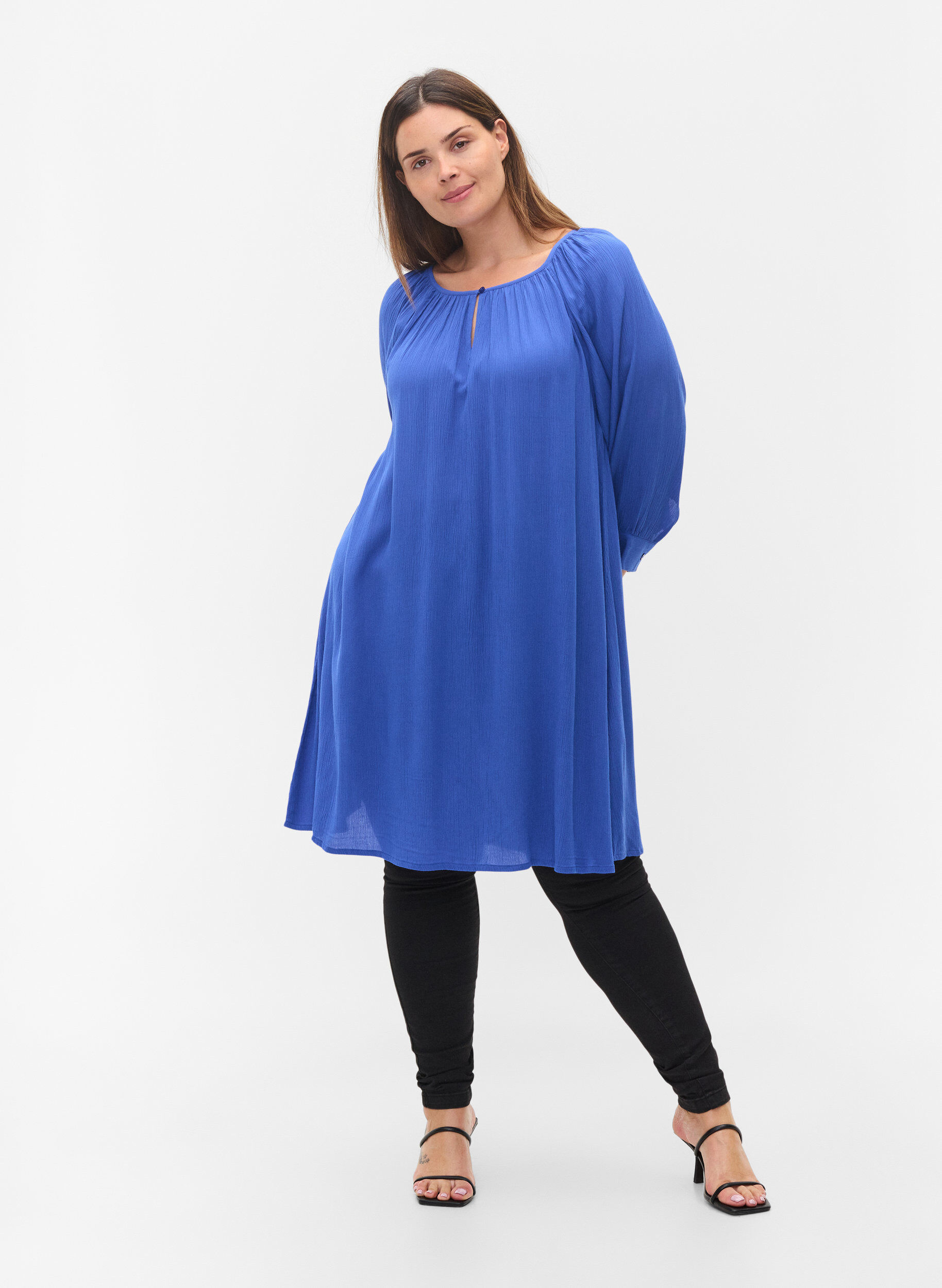 Zizzi Viscose tunic with 3/4 sleeves, Dazzling Blue, Model image number 2
