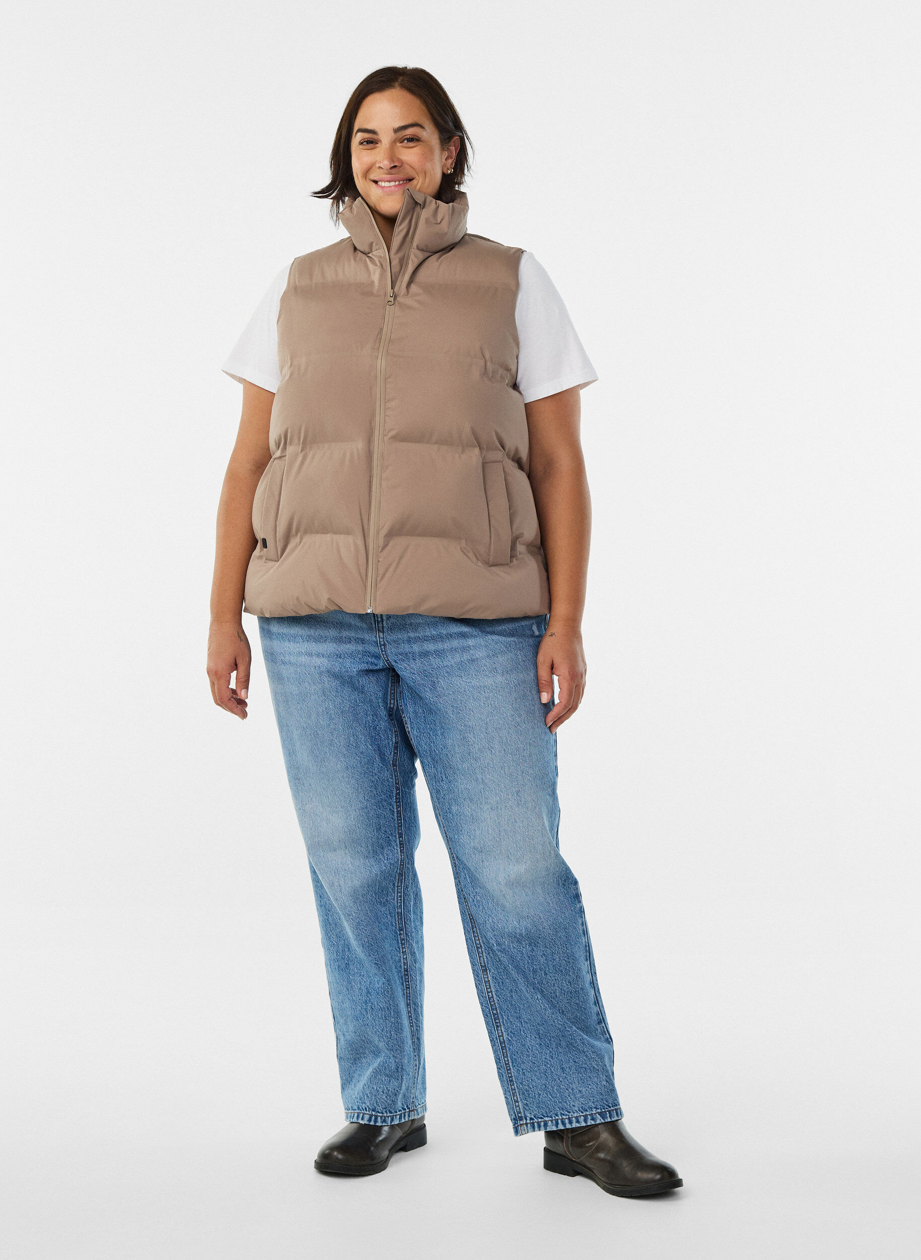 ZizziKr&oacute;tki bufiasty bezrekawnik z wysokim kolnierzem, Brązowy, Model image number 1