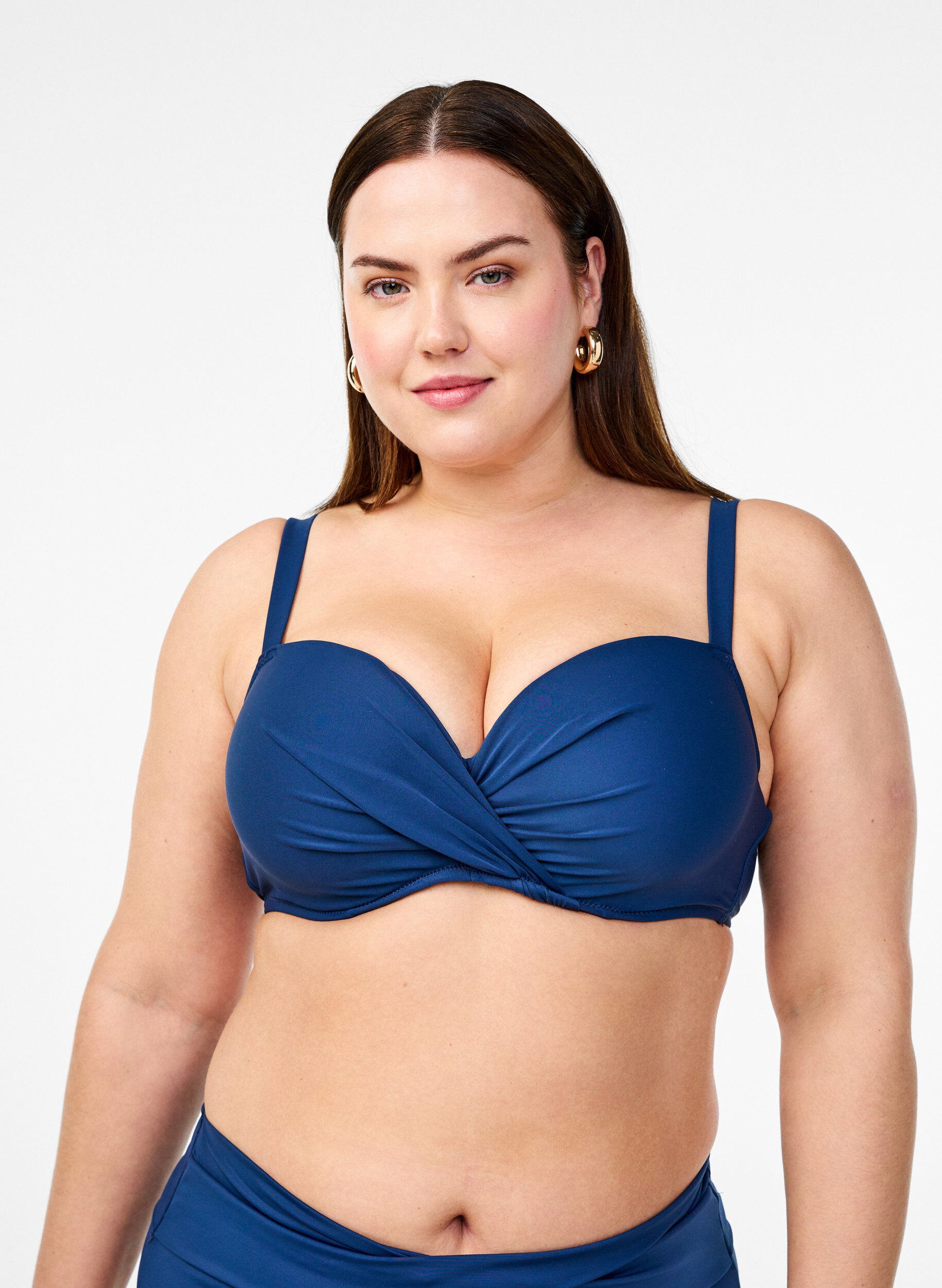 G&oacute;ra od bikini z fiszbinami i drapowaniem, Niebieskie, Model