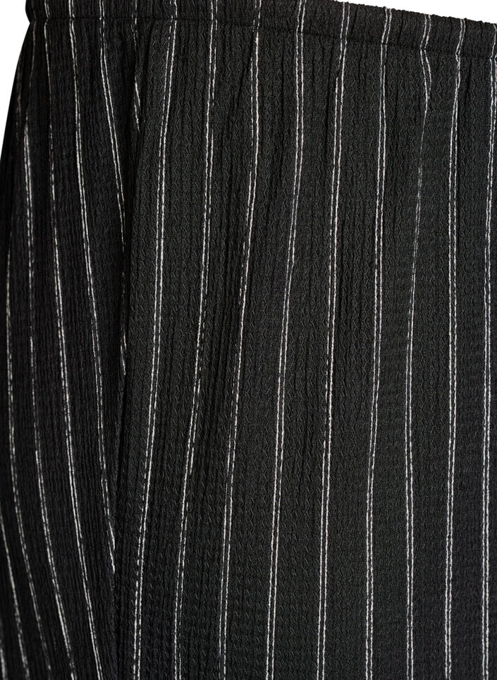 Spodnie o szerokich nogawkach ze szlachetnej, lekkiej tkaniny, Czarne, Packshot image number 2