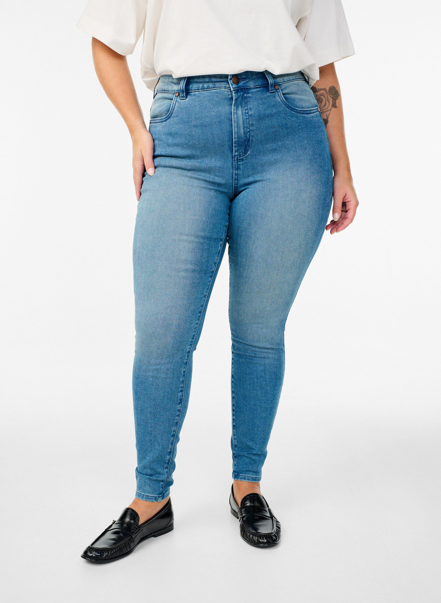 Zizzi Jeansy Amy super slim z wysokim stanem, Niebieskie, Model image number 2