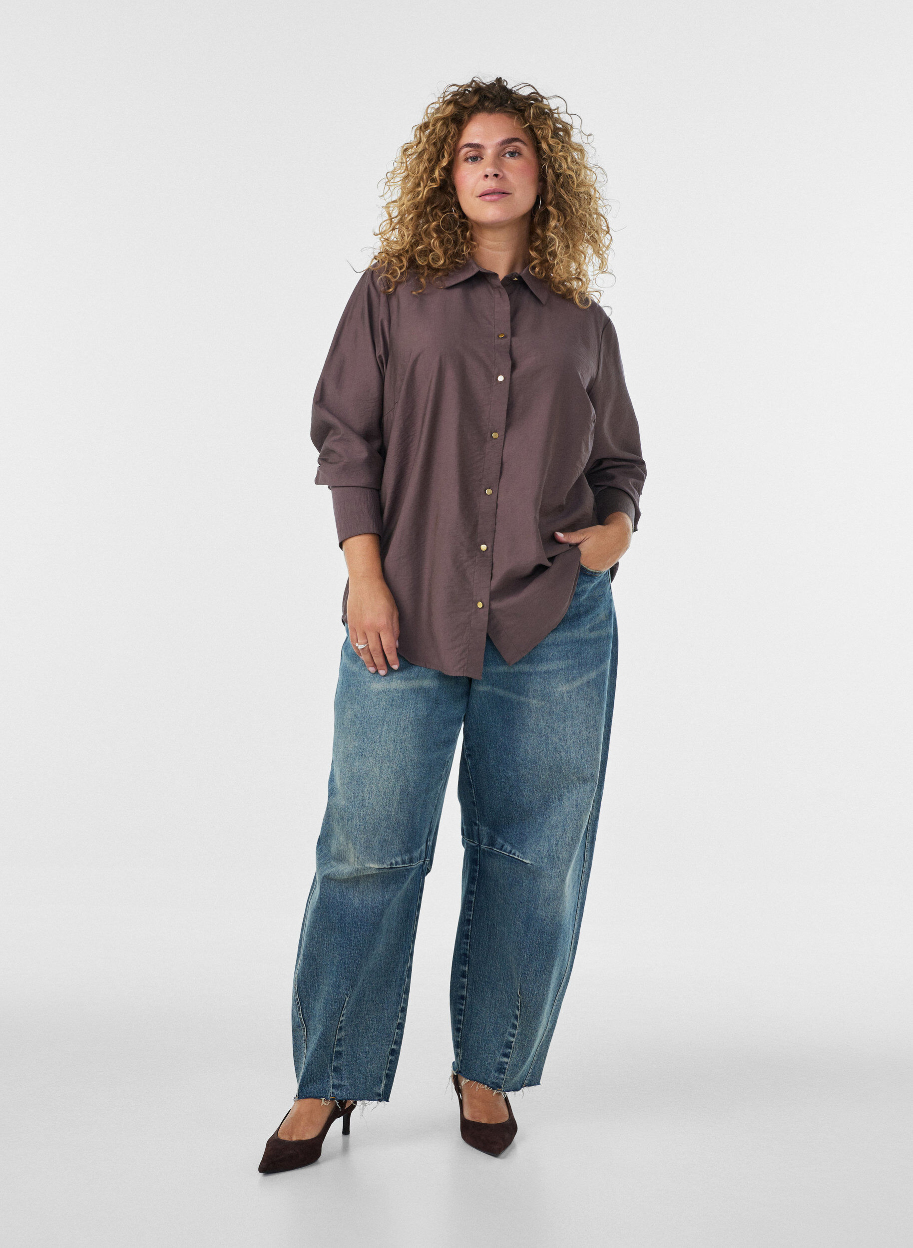 ZizziKoszula z wiskozy z zlotymi guziki, Brązowy, Model image number 1