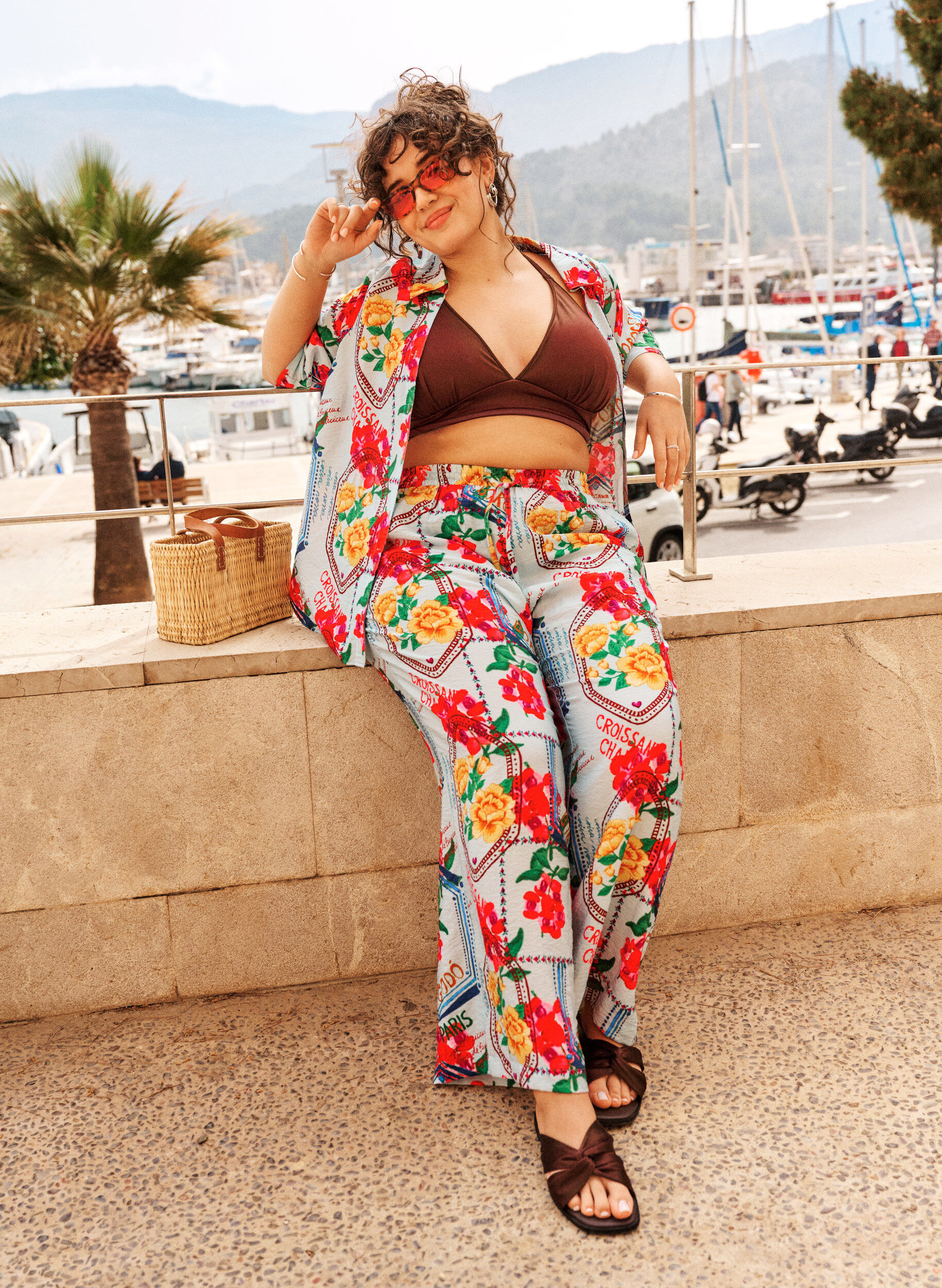 ZizziSpodnie proste z kolorowym nadrukiem, Niebieskie, Image image number 0