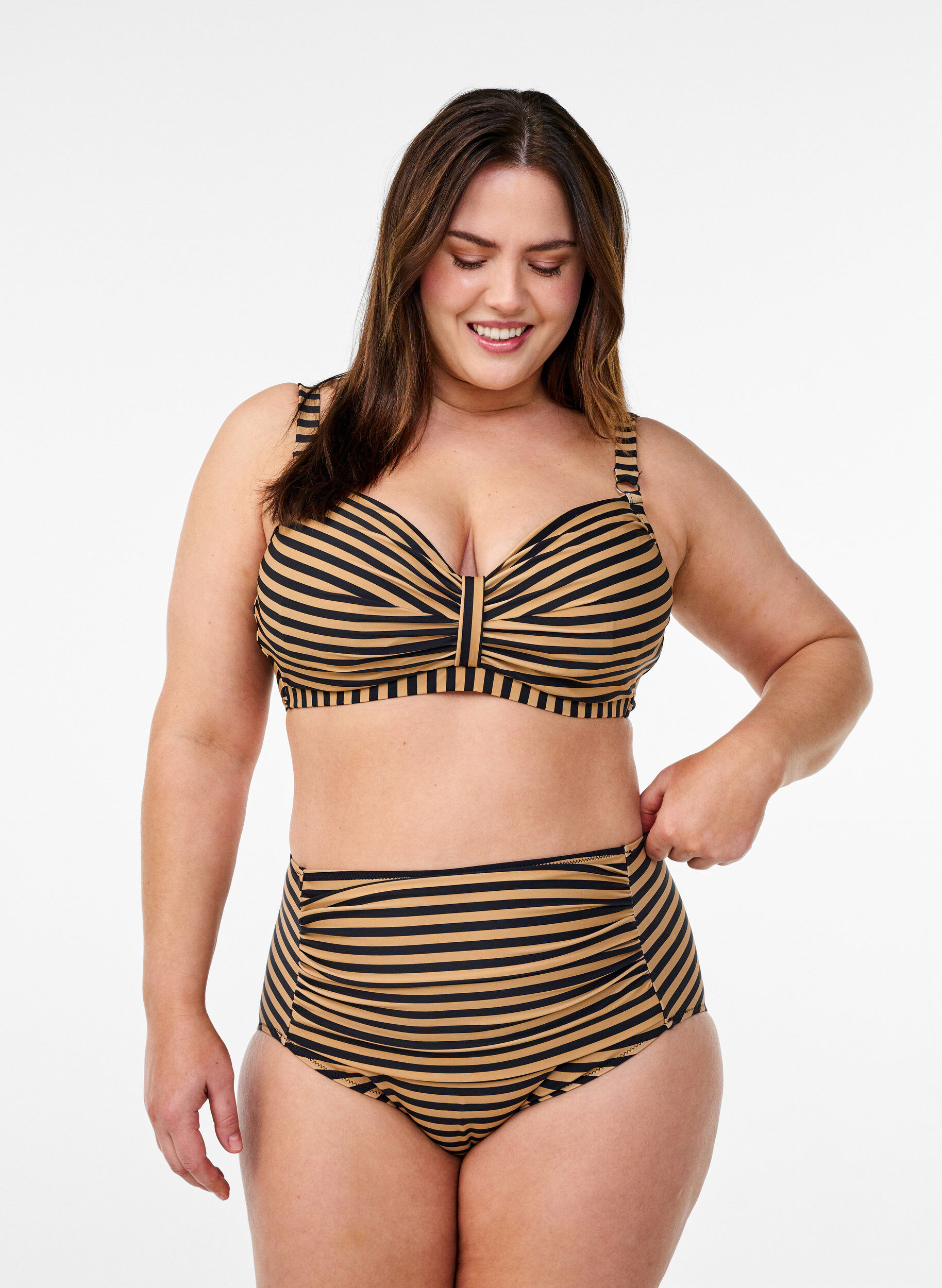 ZizziG&oacute;ra od bikini z fiszbinami i wzorem, Brązowy, Model image number 1